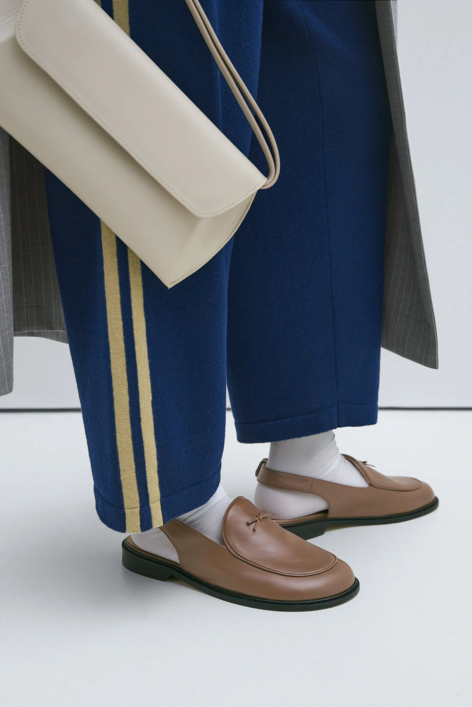 SLINGBACK BOW LOAFER OTTER sold by Cordera product image thumbnail 2