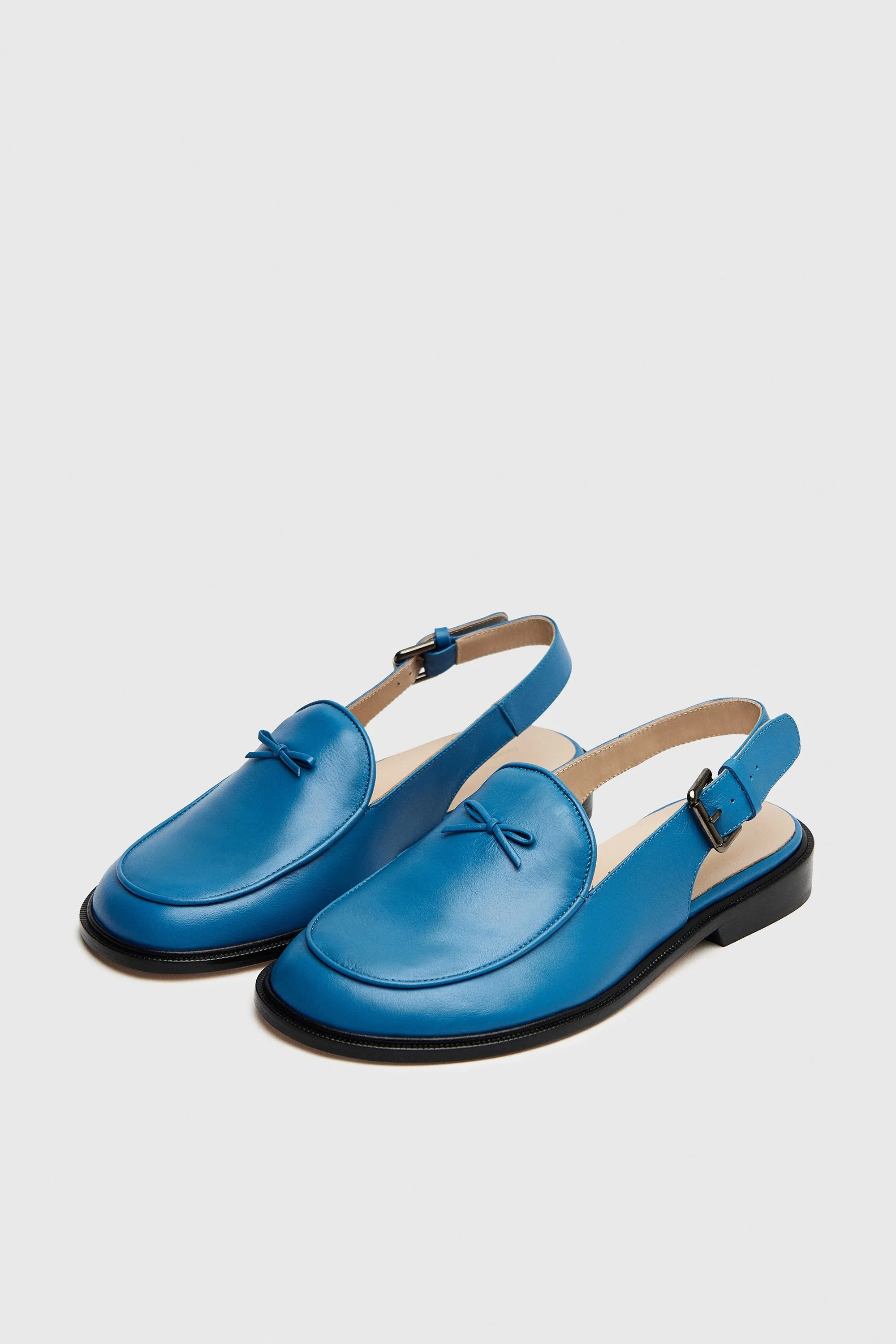 SLINGBACK BOW LOAFER CERÚLEO sold by Cordera