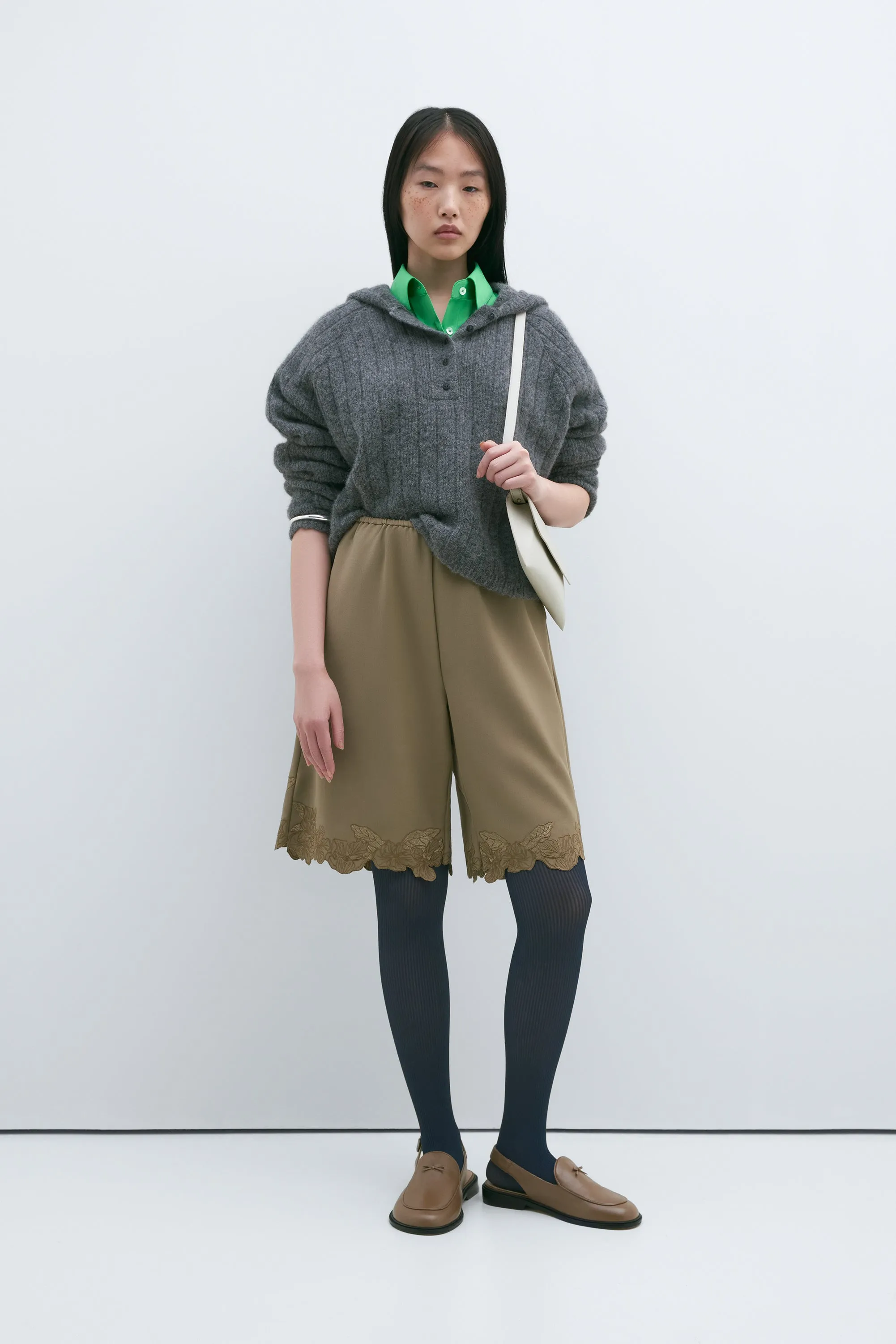 EMBROIDERED BERMUDA ALONDRA sold by Cordera product image thumbnail 2