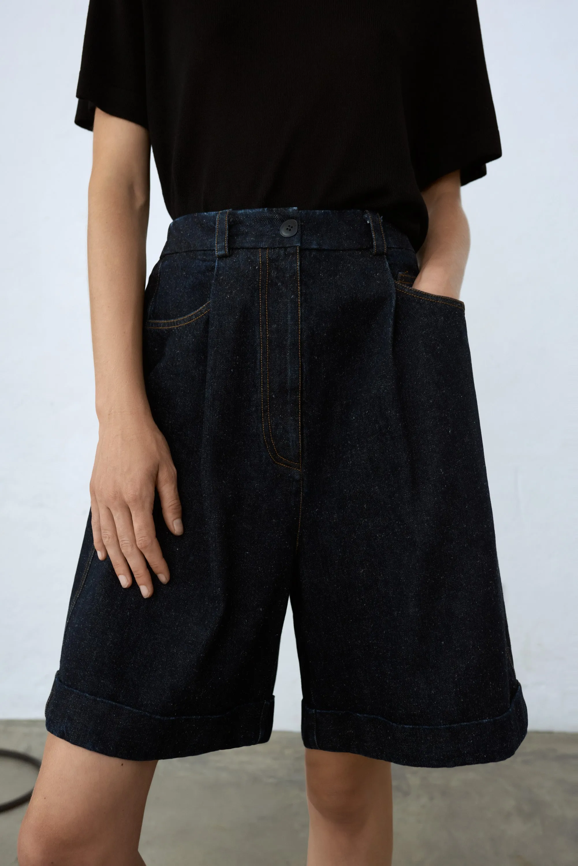 PLEATED BERMUDA SHORTS DARK NAVY sold by Cordera product image thumbnail 3