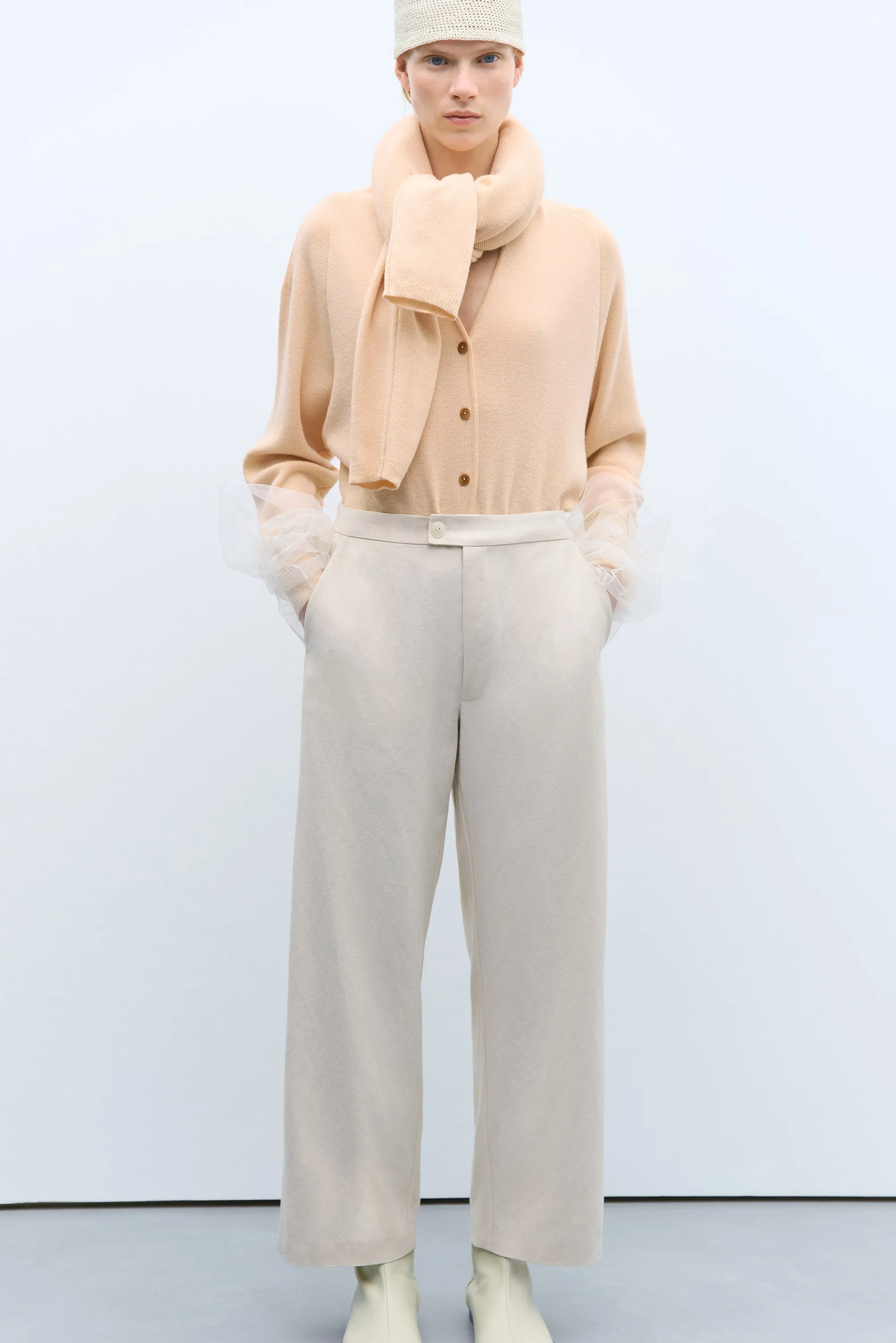 NEW TAILORING PANTS NATURAL sold by Cordera