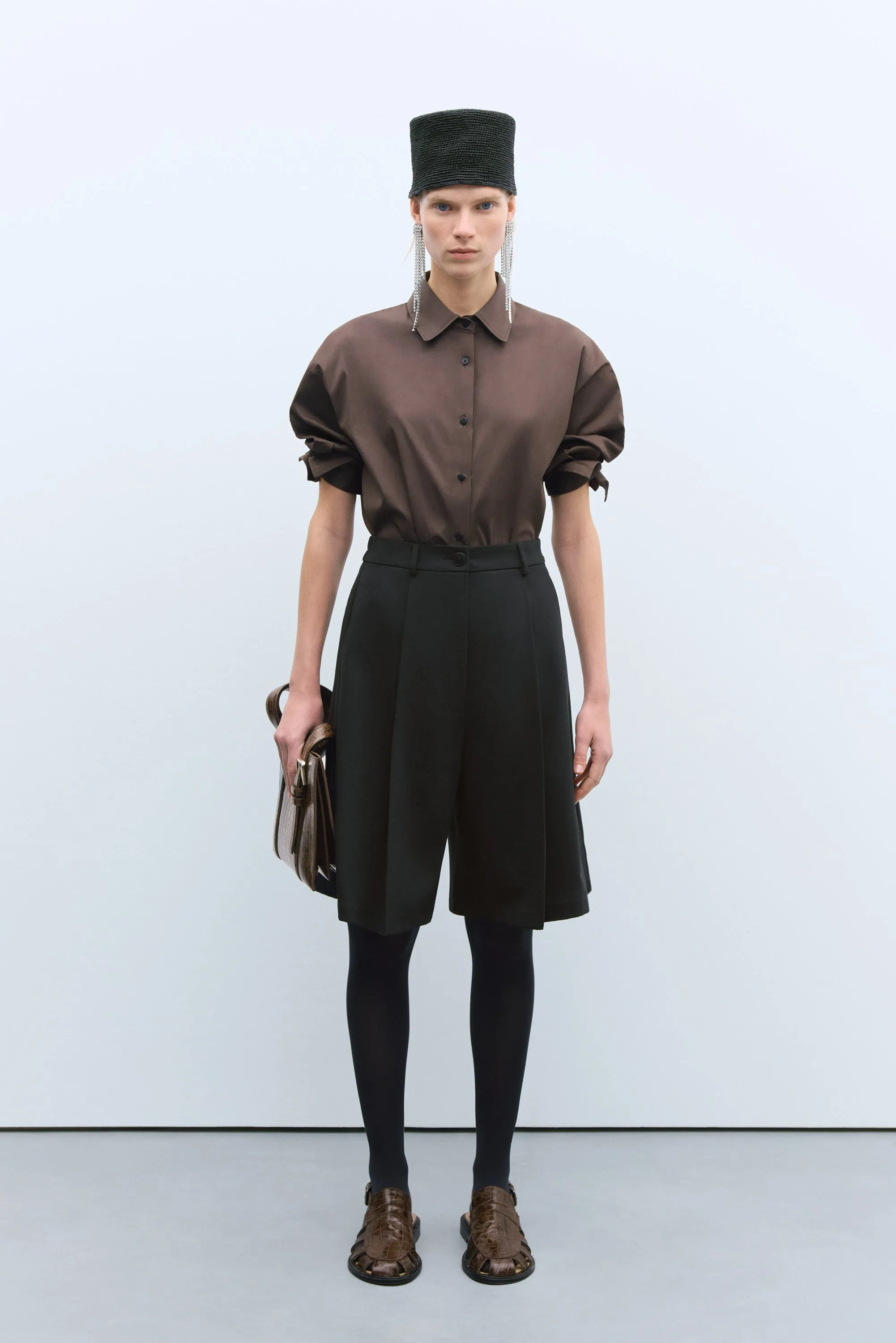 TAILORING BERMUDA BLACK sold by Cordera