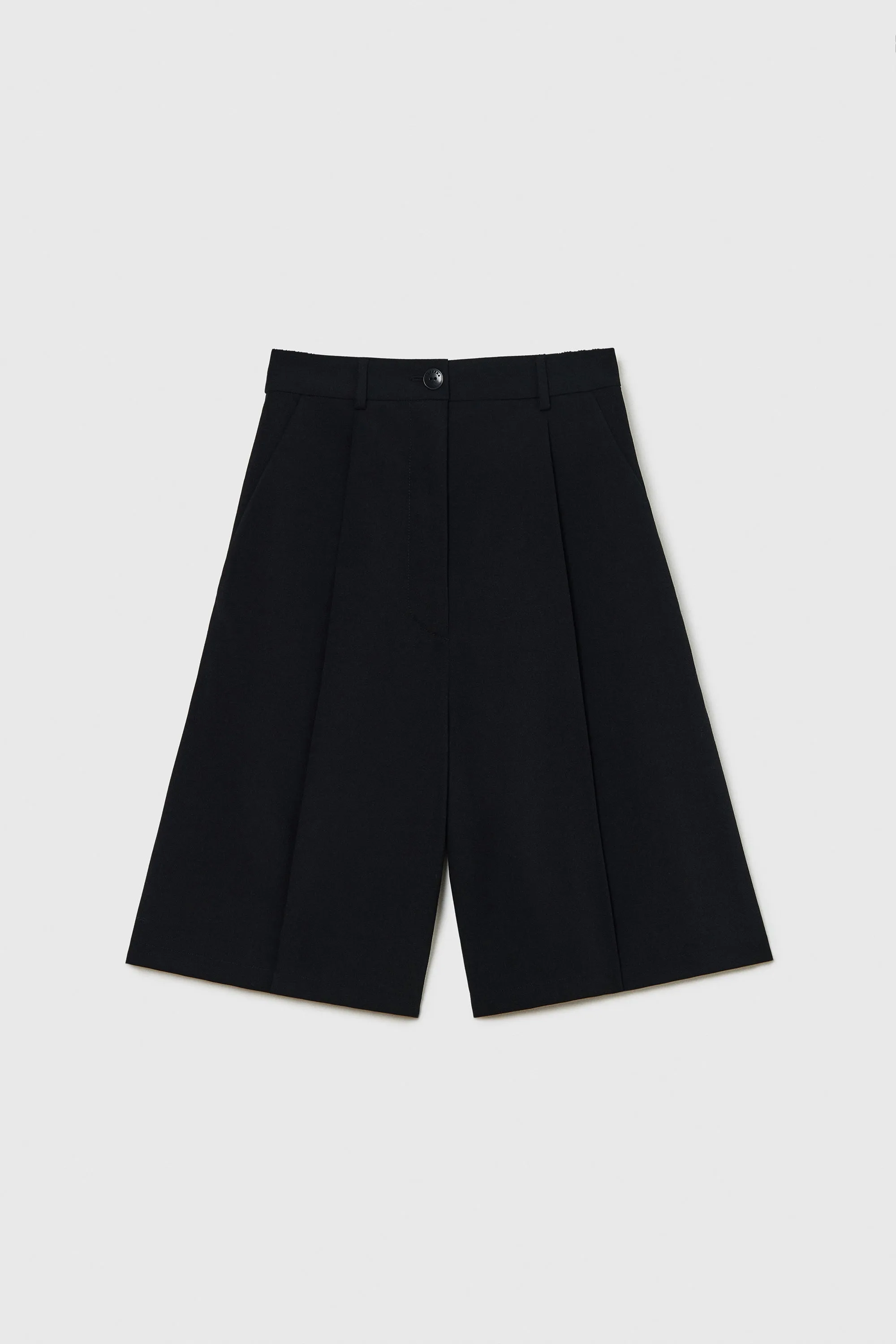 TAILORING BERMUDA BLACK sold by Cordera product image thumbnail 4