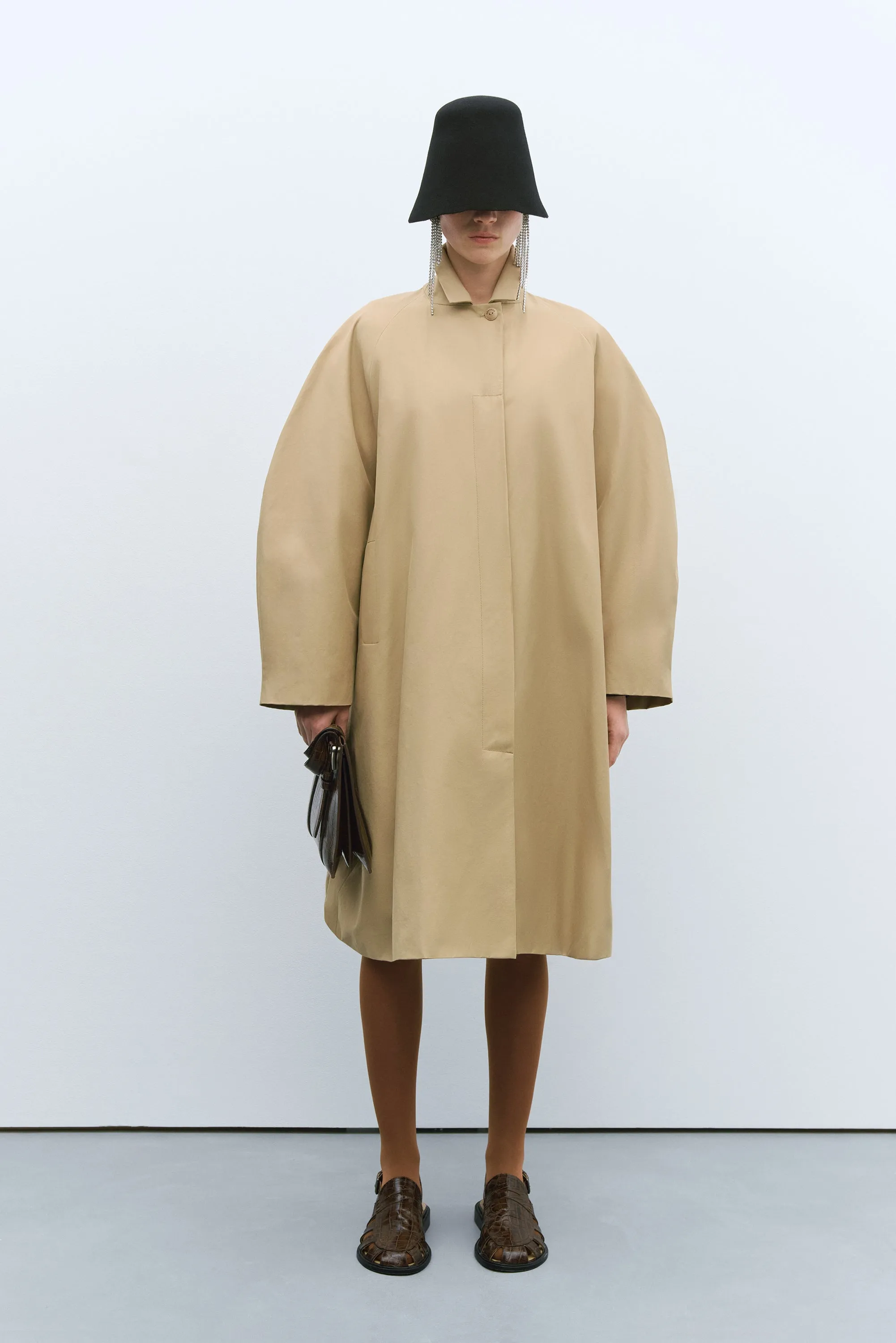 BALLOON TRENCH COAT CAMEL sold by Cordera