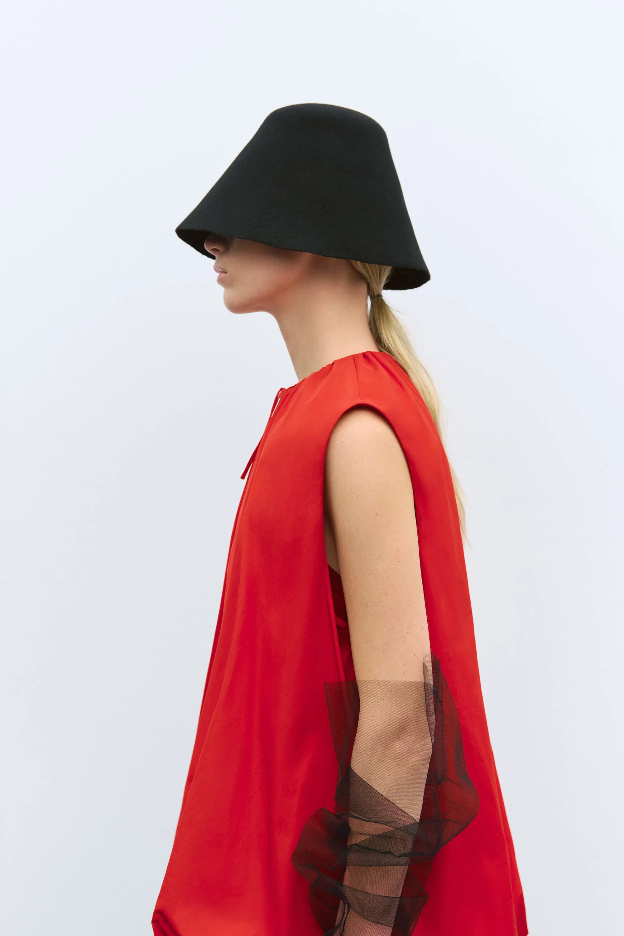UTILITY BALLOON WAISTCOAT RED sold by Cordera product image thumbnail 2