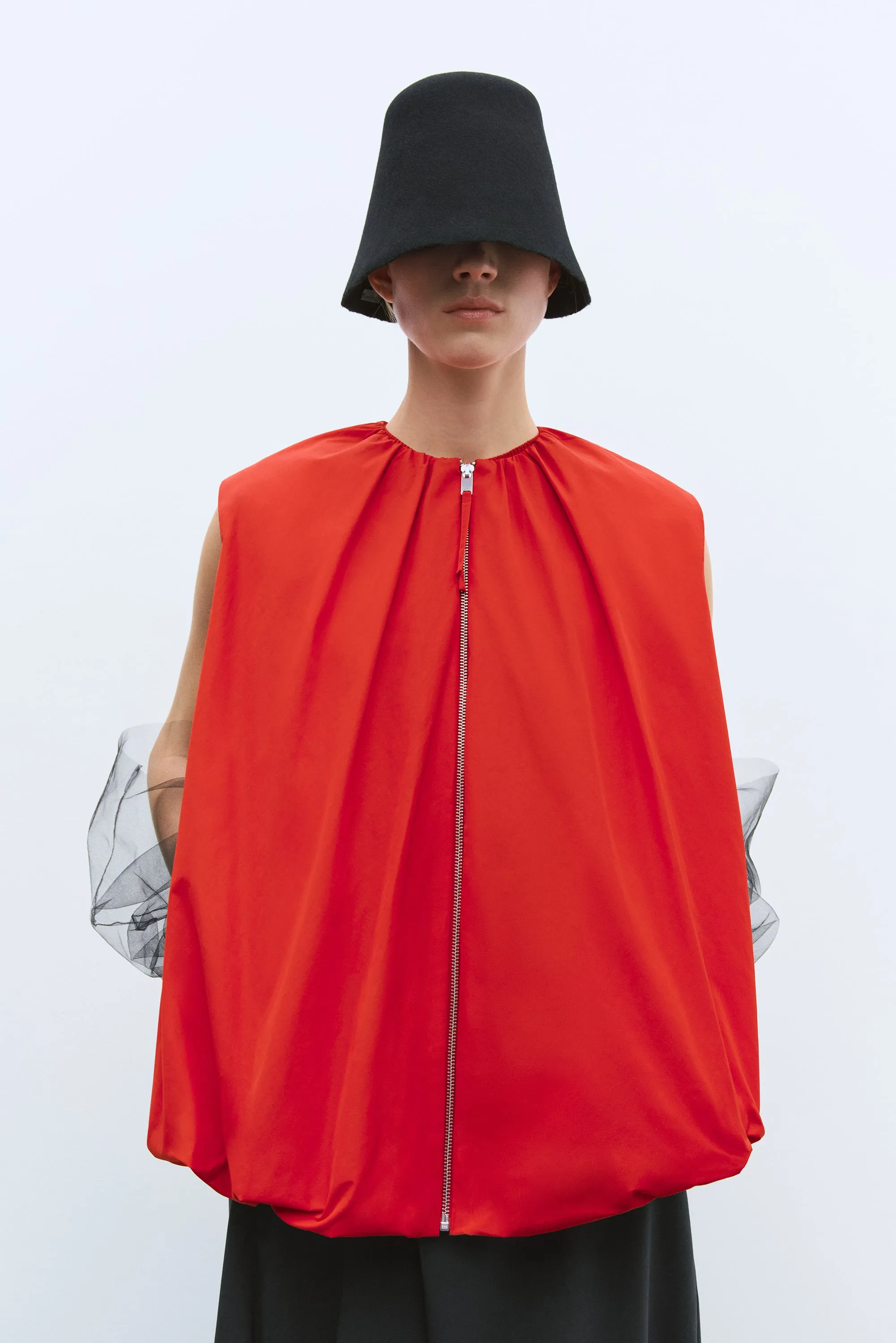 UTILITY BALLOON WAISTCOAT RED sold by Cordera