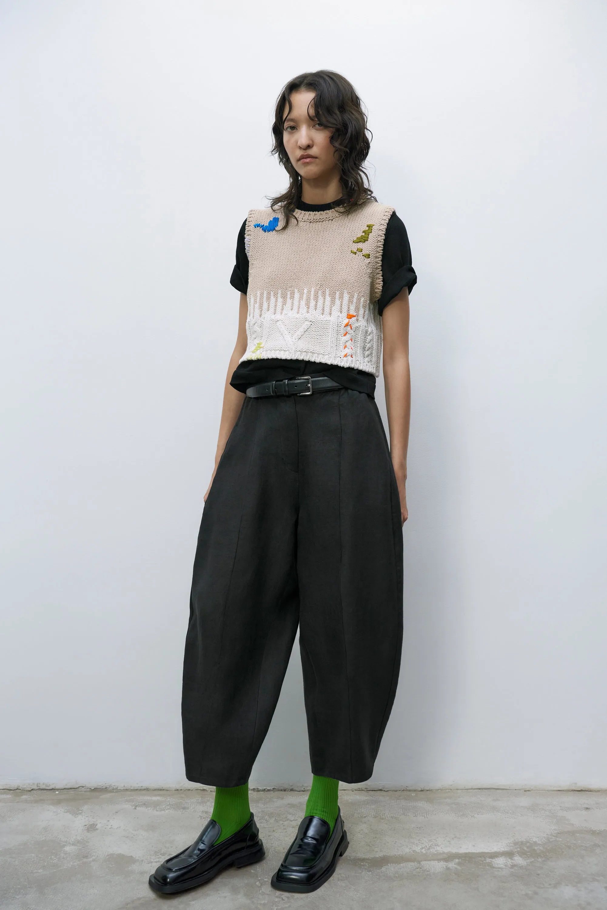 LINEN CURVED PANTS BLACK sold by Cordera product image thumbnail 3