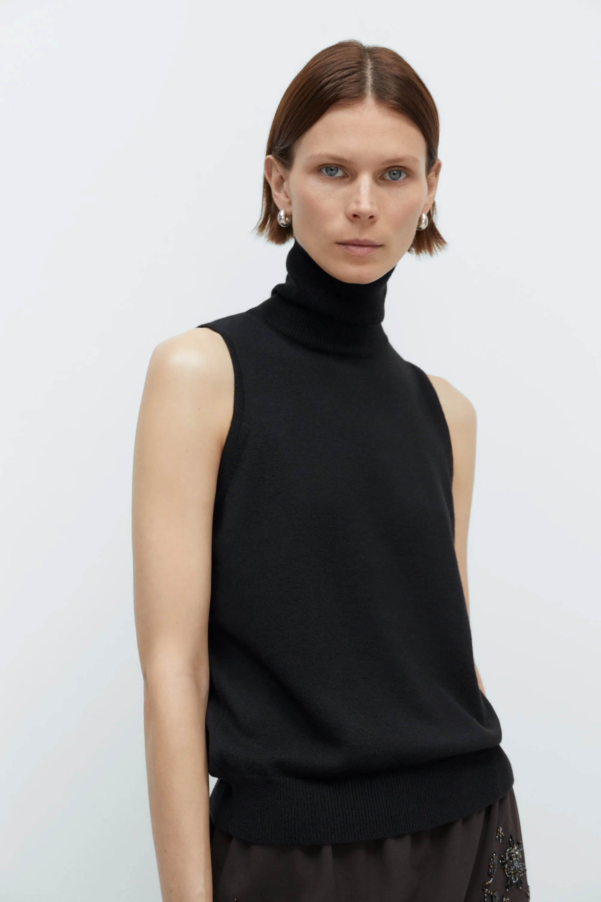 MERINO WOOL TURTLENECK VEST sold by Cordera product image thumbnail 2