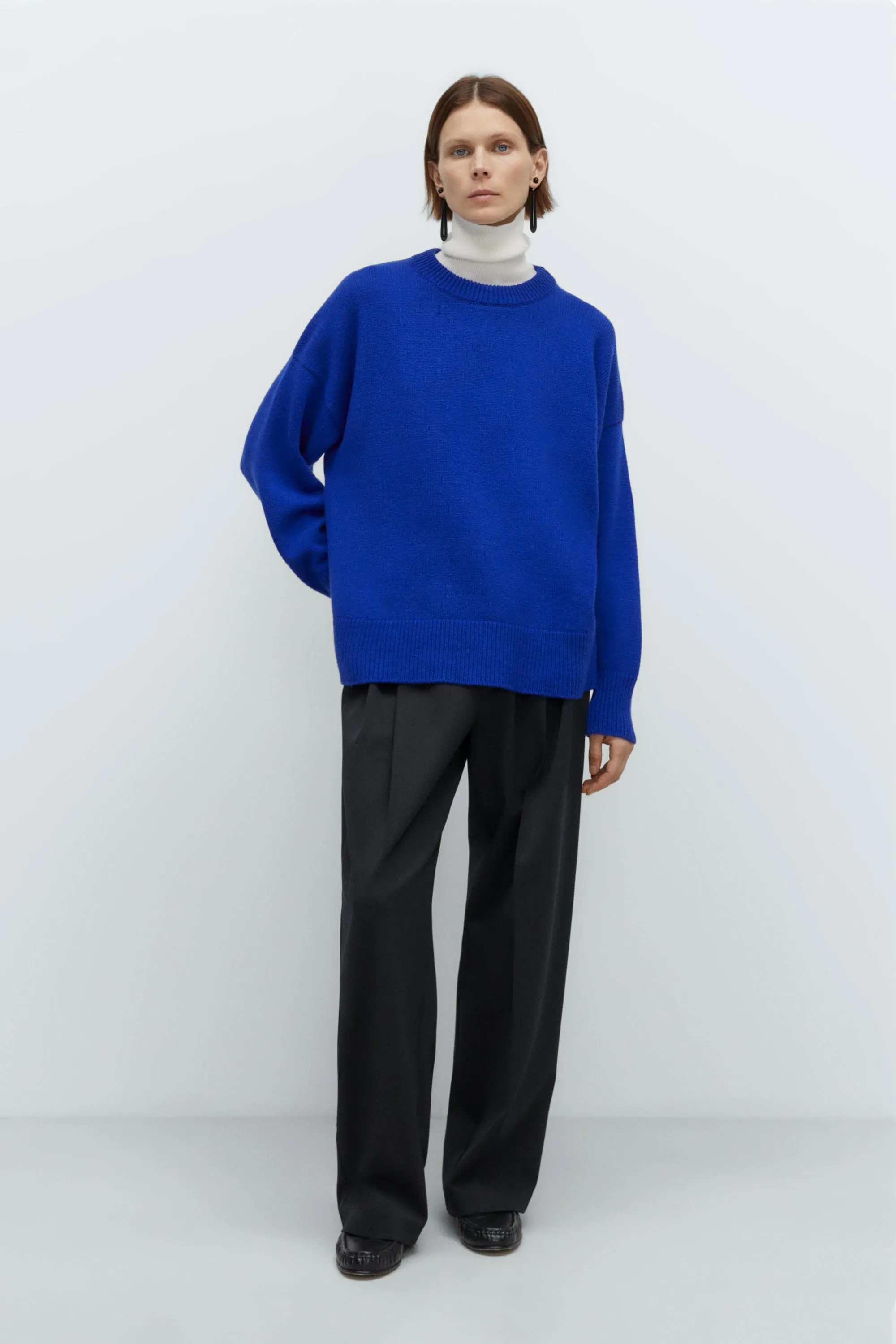 CASHMERE ROUND-NECK SWEATER sold by Cordera
