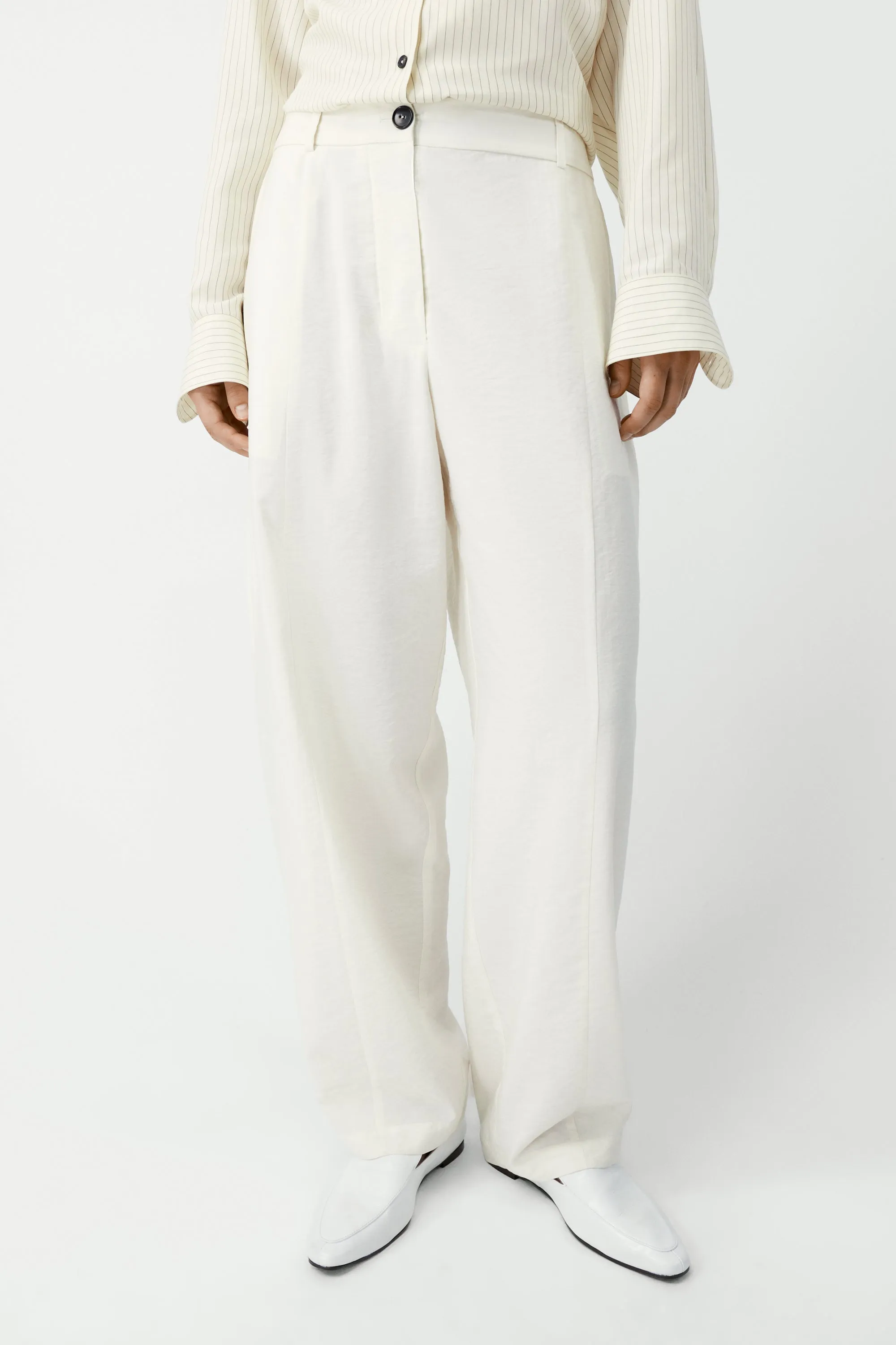 SILK BARREL PANTS sold by Cordera product image thumbnail 2