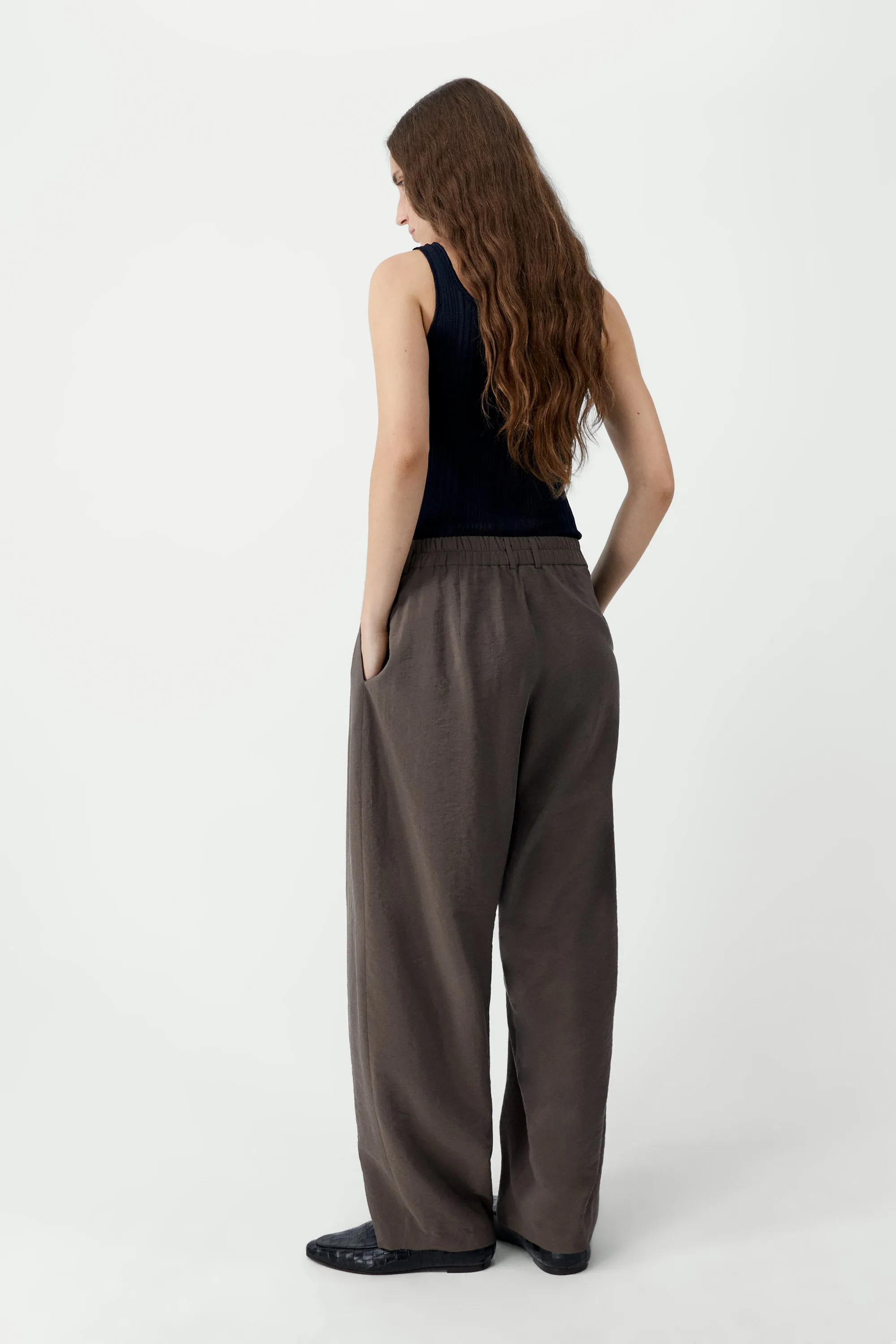 SILK BARREL PANTS sold by Cordera product image thumbnail 3