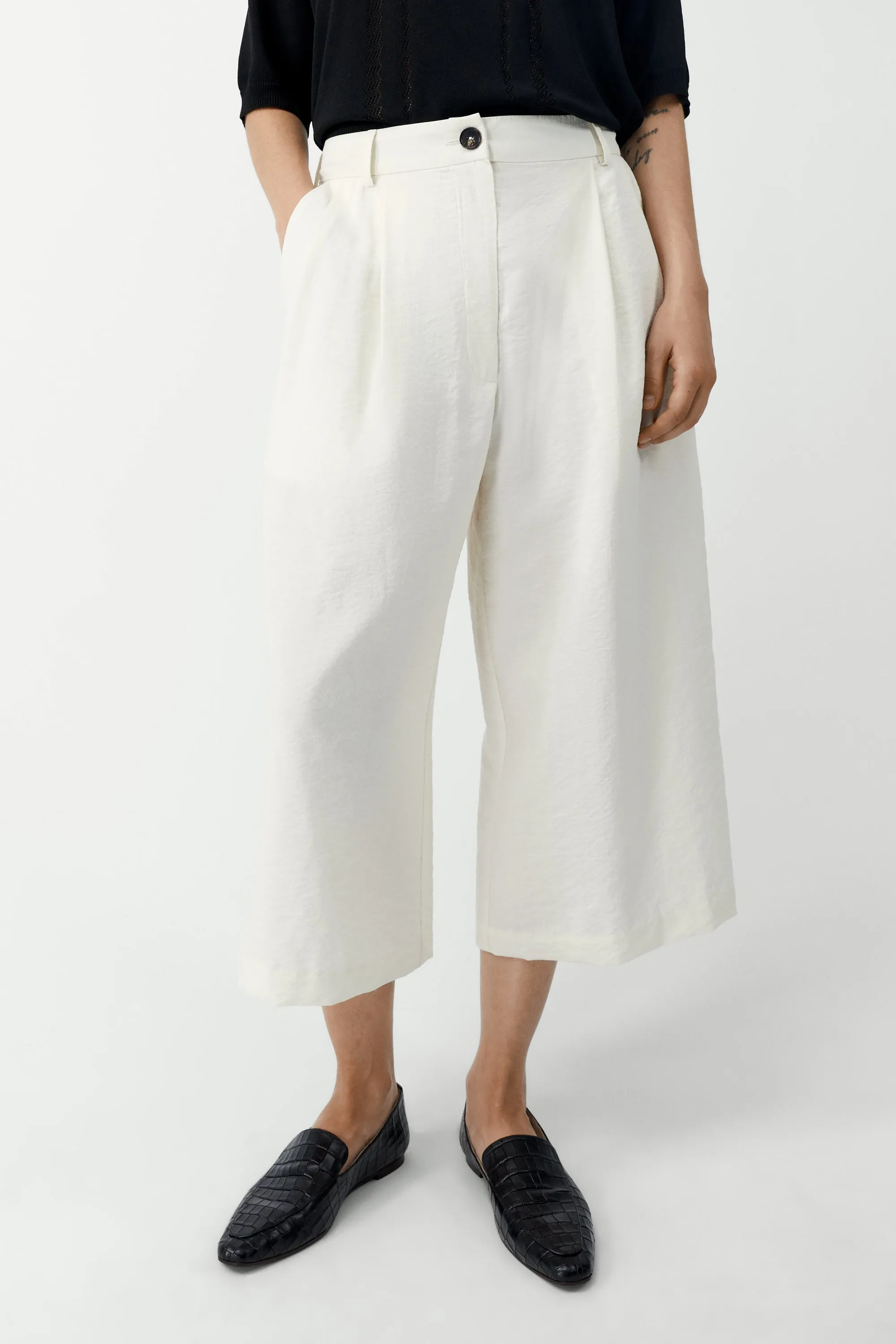 SILK CAPRI PANTS sold by Cordera product image thumbnail 2