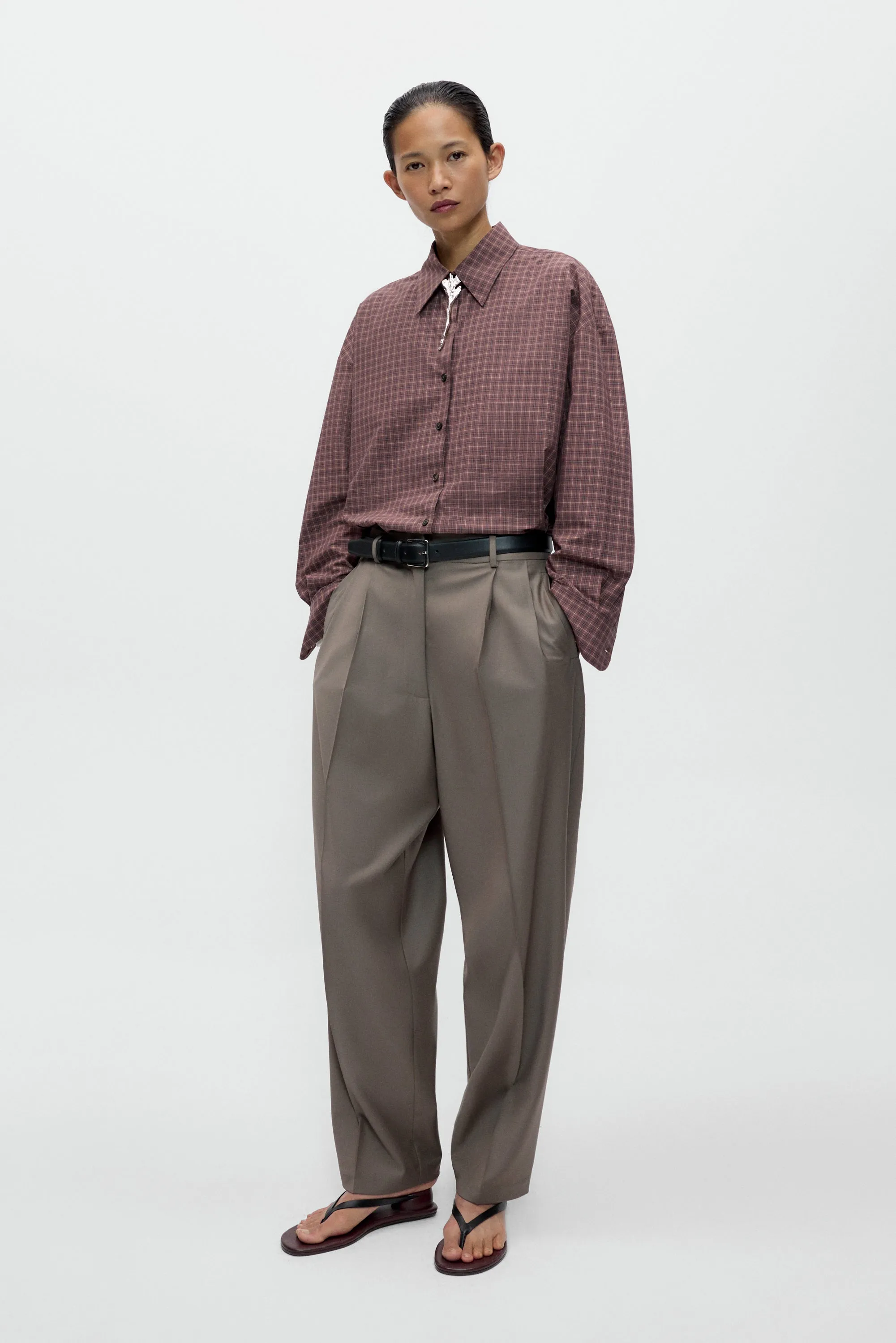 VIRGIN WOOL MASCULINE BARREL PANTS sold by Cordera