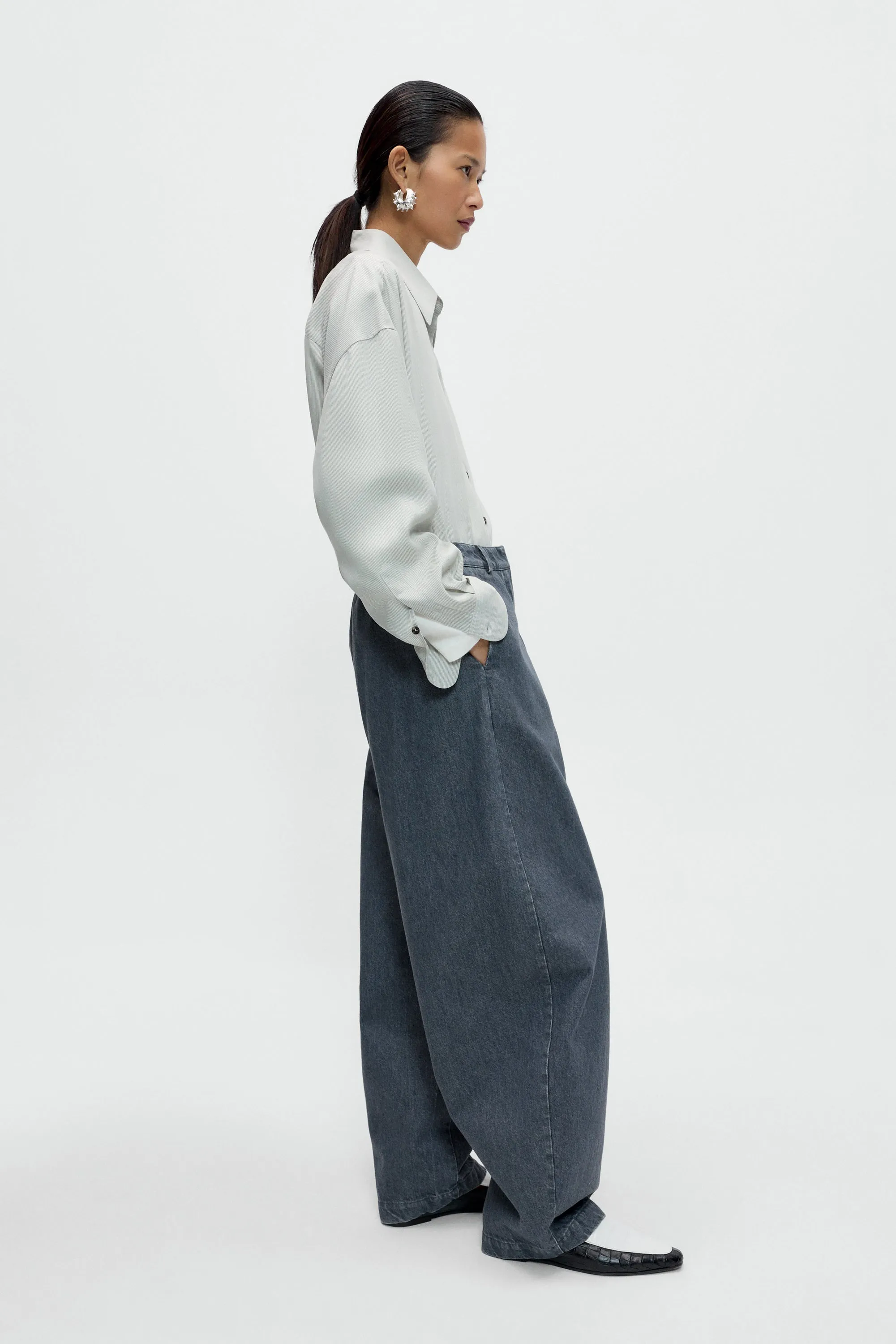 WASHED DENIM CURVED PANTS sold by Cordera product image thumbnail 4