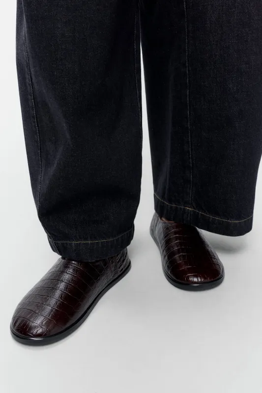 CROCODILE SLIPPER made by Cordera