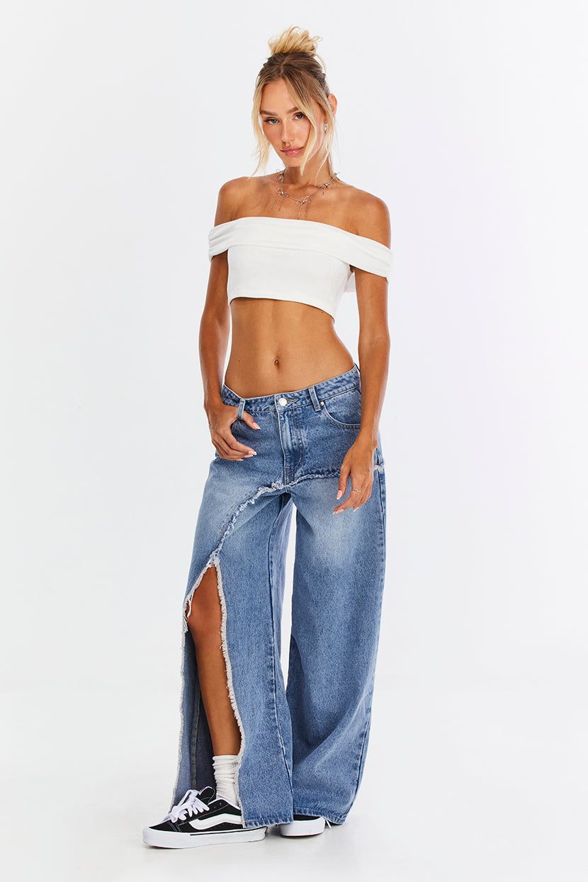 מכנסי ג'ינס To the Left בשילוב קרע sold by Adika