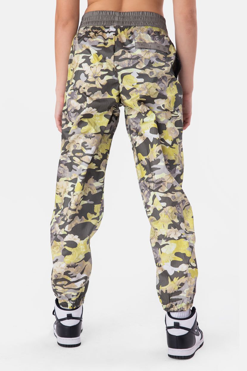 מכנסי ניילון הדפס קמופלאז' // NIKE sold by Adika product image thumbnail 4