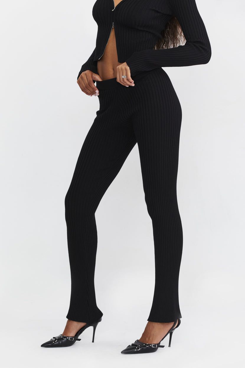 מכנסי סריג Change of Habit sold by Adika