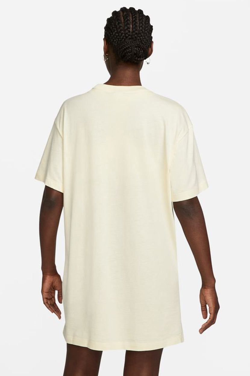 שמלת טי-שירט דיטייל לוגו // NIKE sold by Adika product image thumbnail 3