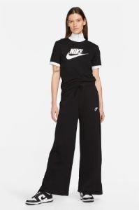 טי-שירט קלאסית הדפס לוגו // NIKE sold by Adika