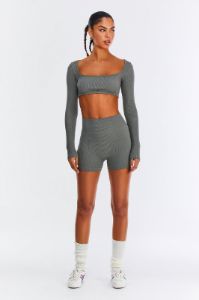חולצת ריב Black Out חיתוך קרופ | SEAMLESS sold by Adika