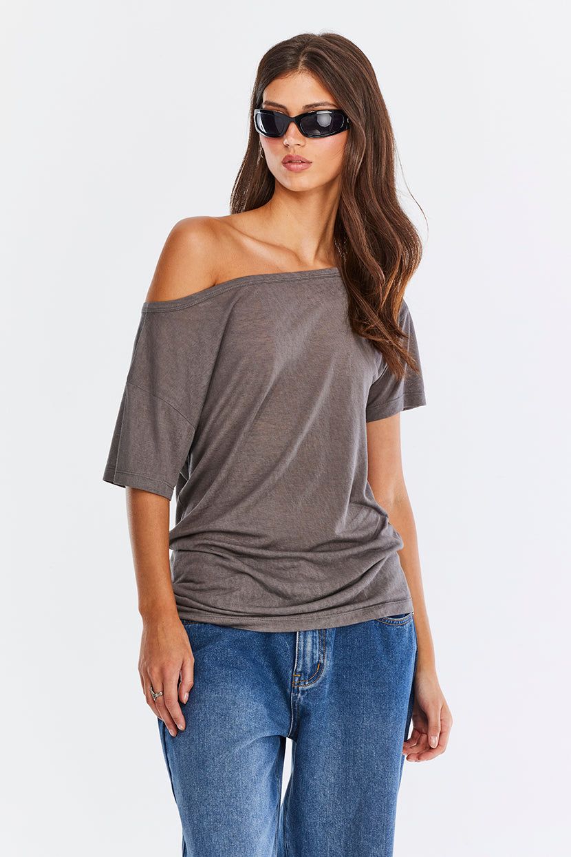 חולצת Over The Top דרופ-שולדר sold by Adika