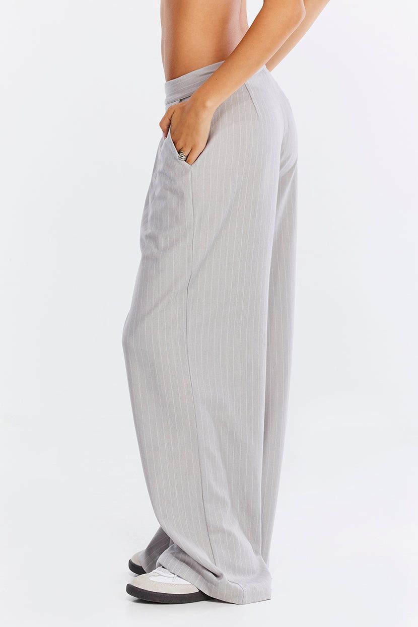 מכנסיים Serious IT Girl גזרה מחויטת sold by Adika product image thumbnail 4