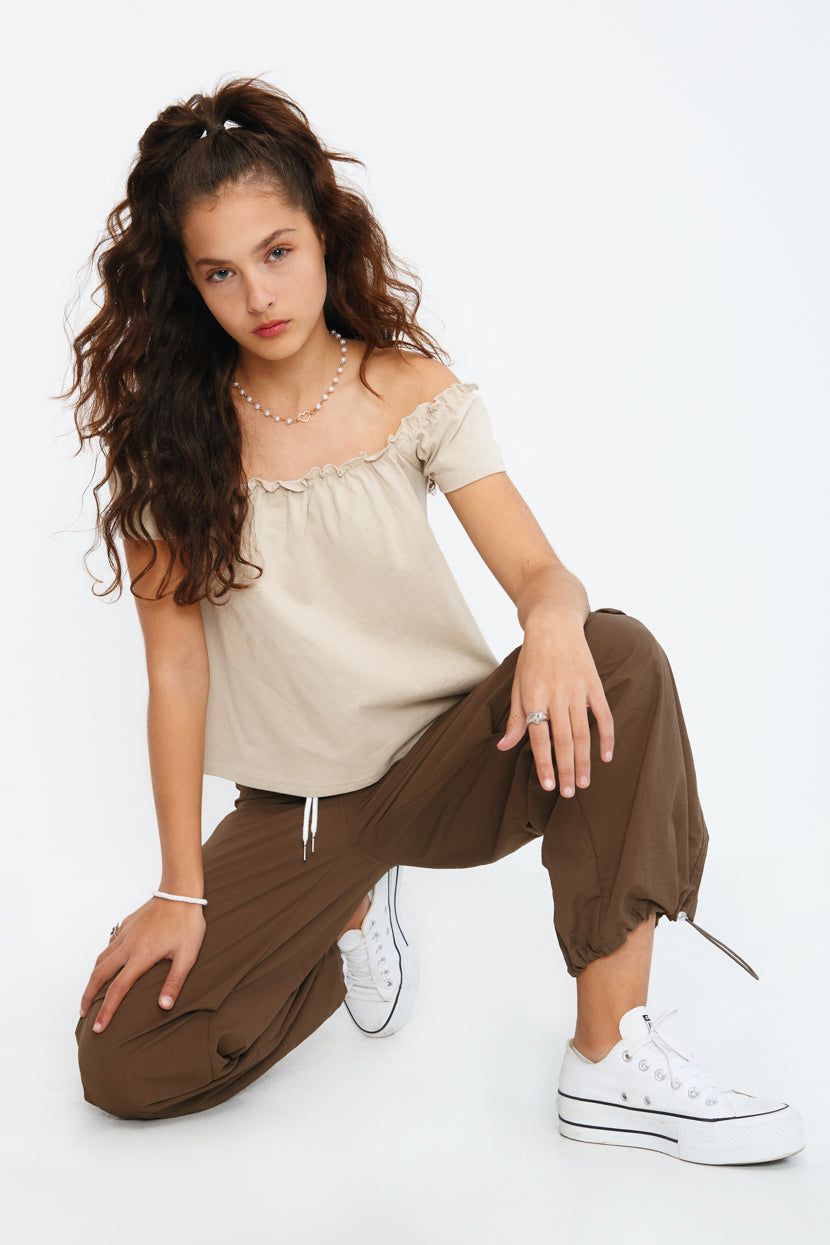 מכנסי ניילון איילין גזרה רחבה sold by Adika