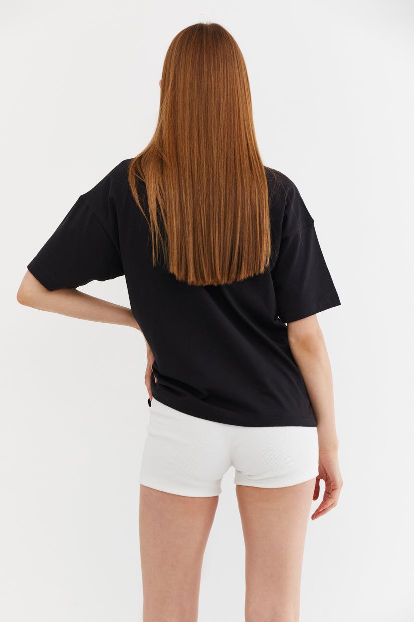 טי-שירט אוברסייז דיטייל לוגו // Champion sold by Adika product image thumbnail 4