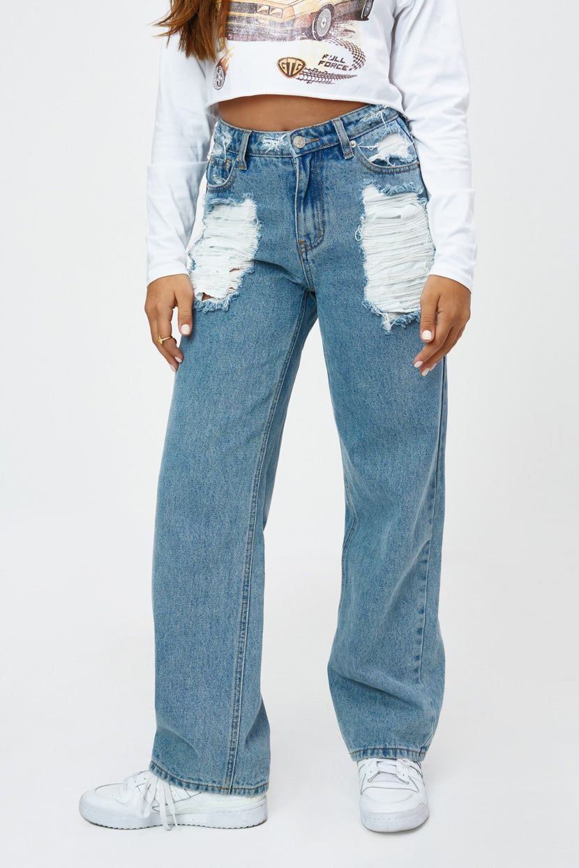 מכנסי ג'ינס ניקה בשילוב קרעים sold by Adika product image thumbnail 3