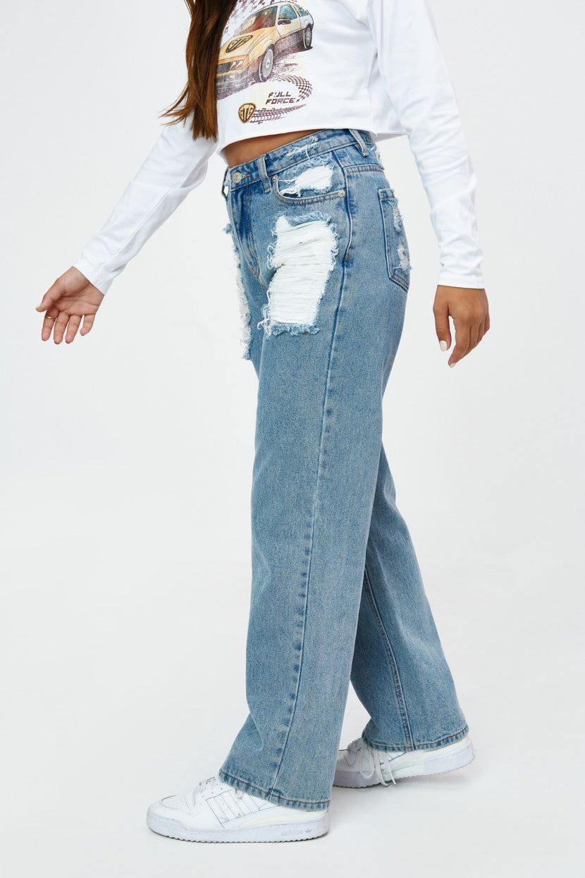 מכנסי ג'ינס ניקה בשילוב קרעים sold by Adika product image thumbnail 4