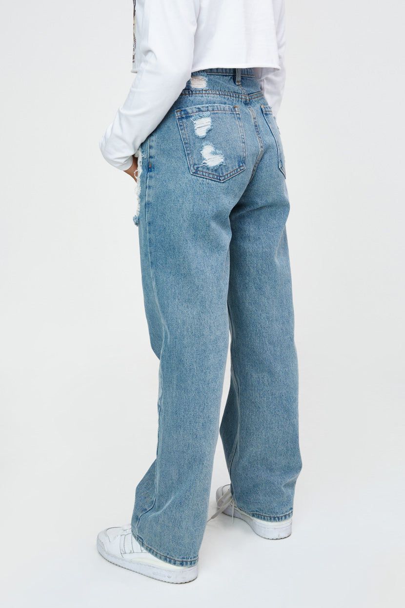 מכנסי ג'ינס ניקה בשילוב קרעים sold by Adika product image thumbnail 5