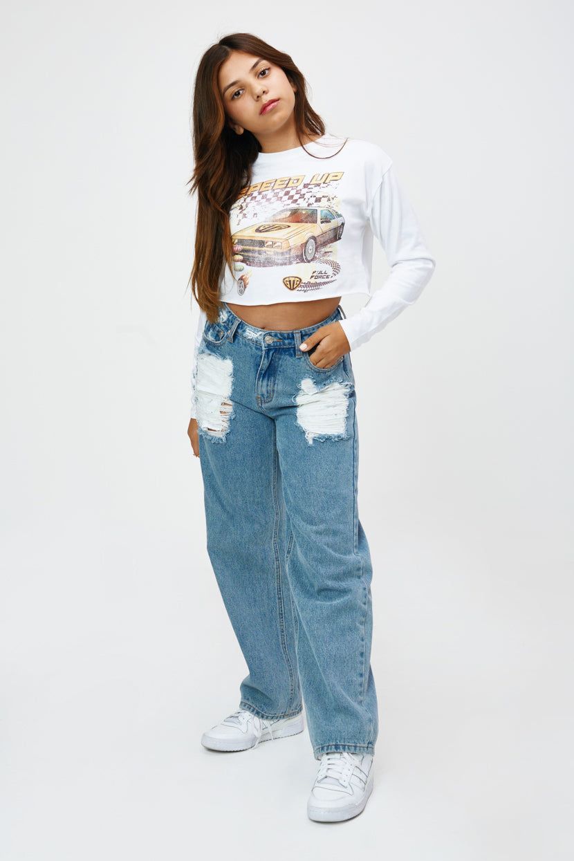 מכנסי ג'ינס ניקה בשילוב קרעים sold by Adika