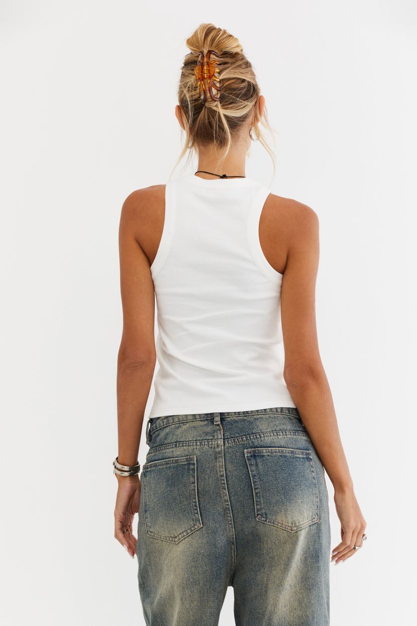 גופיית ריב
In The Know
גזרת רייסר sold by Adika product image thumbnail 4