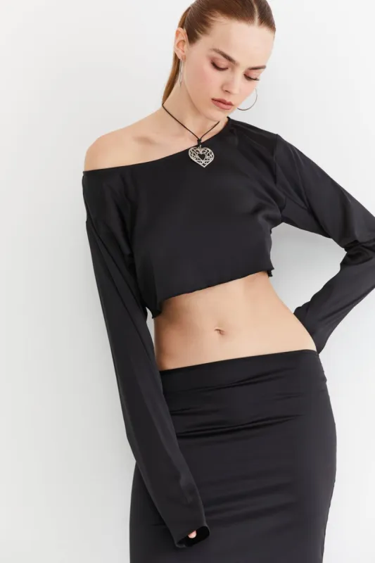 חולצת קרופ Let It Shine גימור סאטן sold by Adika