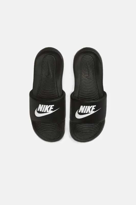 כפכפי סלייד VICTORI ONE גזרה קלאסית // NIKE sold by Adika