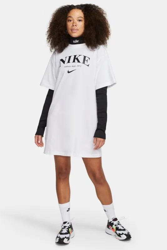 שמלת טי-שירט דיטייל לוגו // NIKE sold by Adika