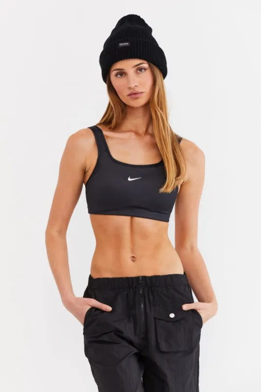 טופ Swoosh גימור מטאלי // NIKE sold by Adika