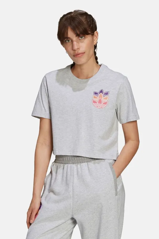טי-שירט קרופ דיטייל לוגו // adidas sold by Adika