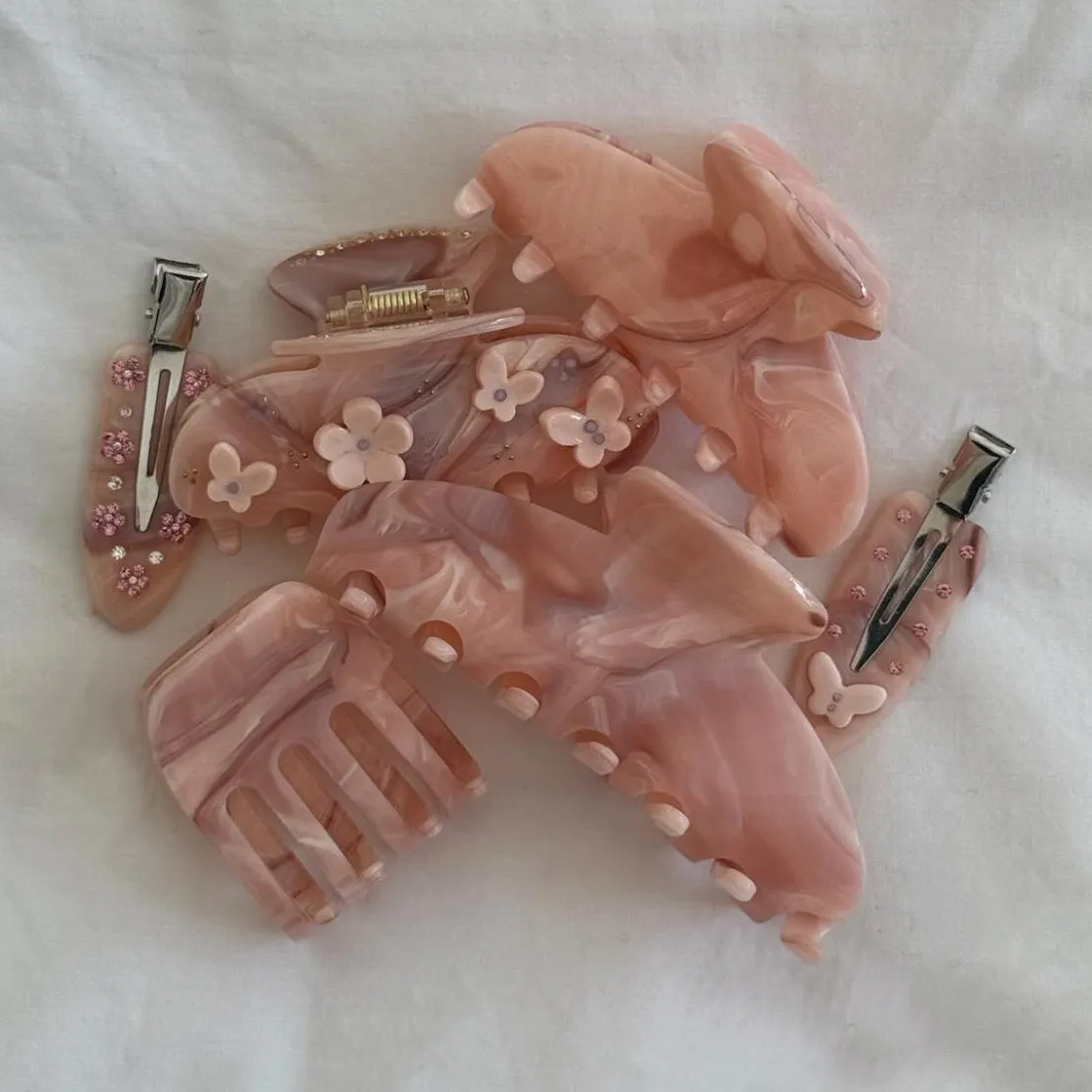 Petite Clip in Pink Chantilly sold by Emi Jay product image thumbnail 2