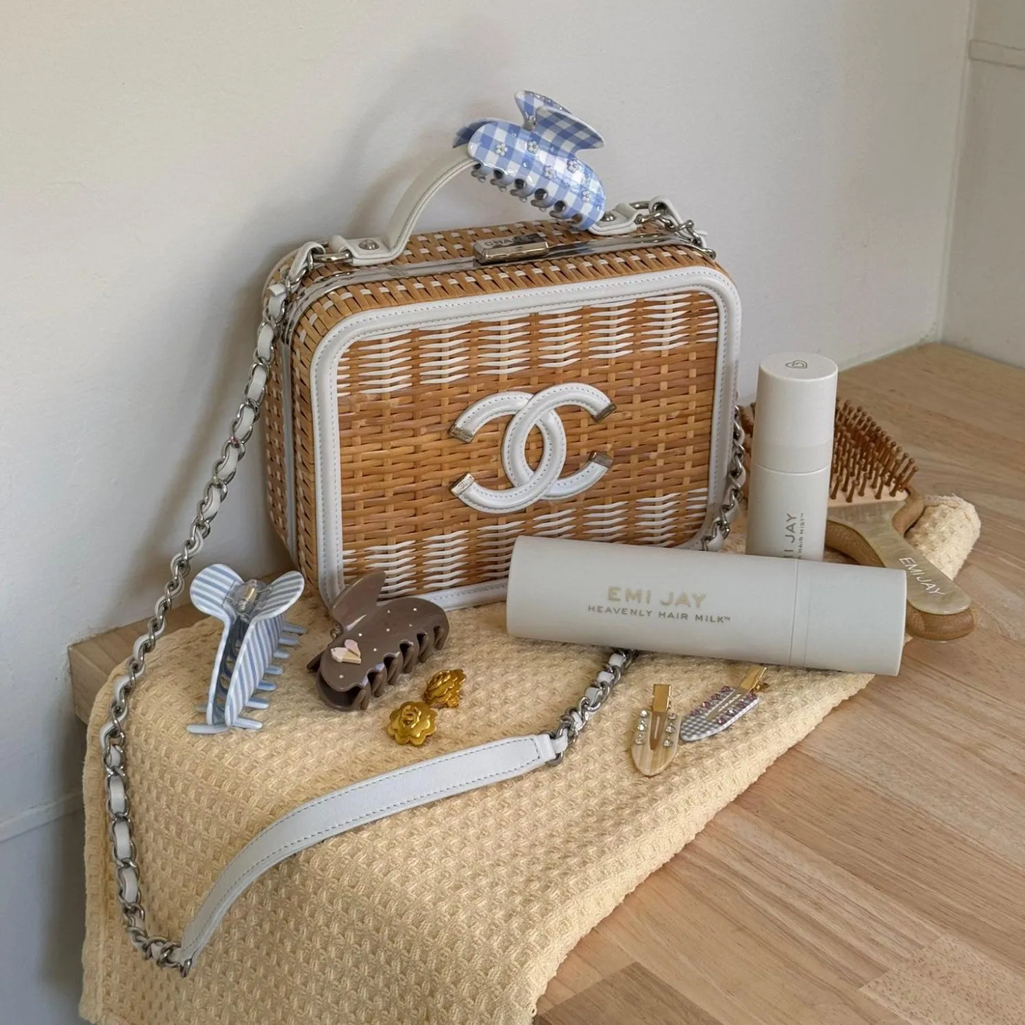 Sweetheart Clip in Two Scoops sold by Emi Jay product image thumbnail 3