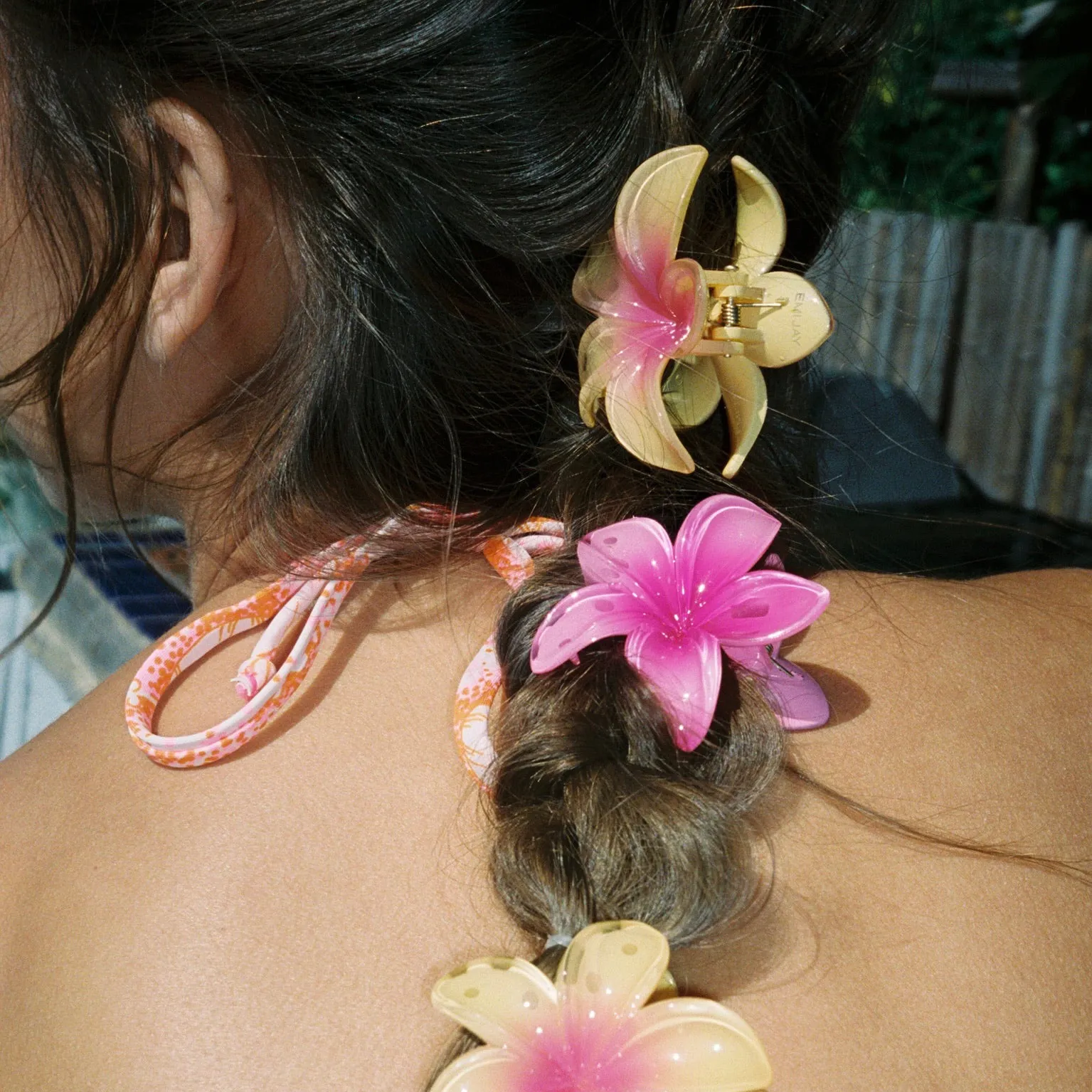 Midi Super Bloom Clip in Dragonfruit sold by Emi Jay product image thumbnail 4