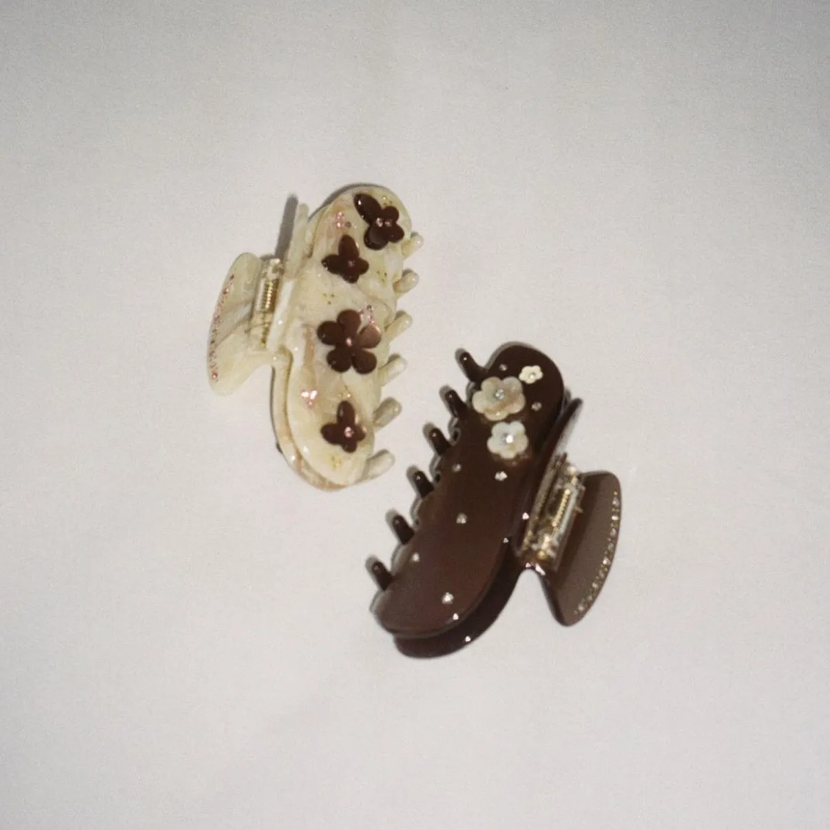 Sweetheart Clip in Cocoa Chantilly Angel Food sold by Emi Jay product image thumbnail 2