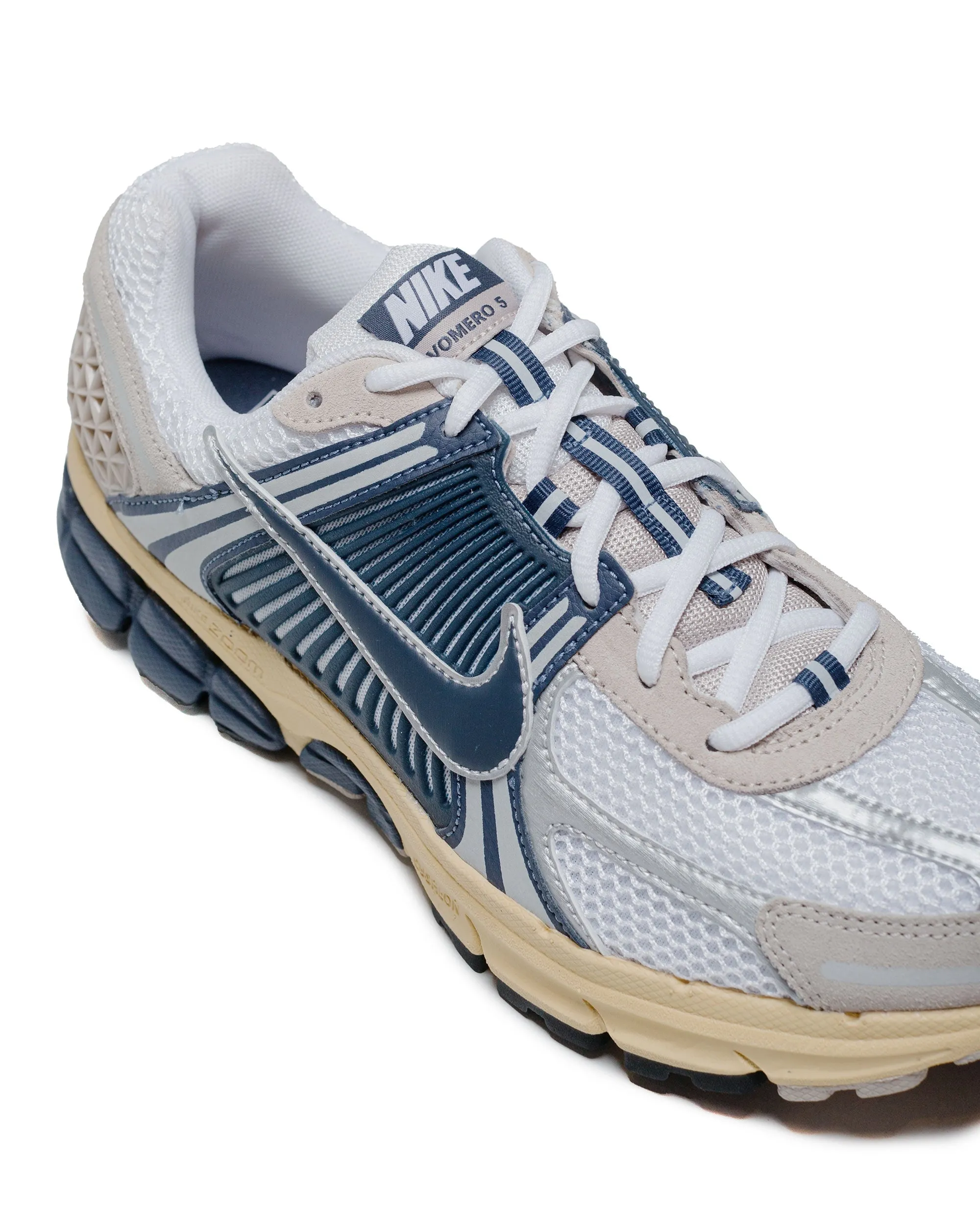 Nike Zoom Vomero 5 White/Thunder Blue/Cream II sold by Lost & Found product image thumbnail 3