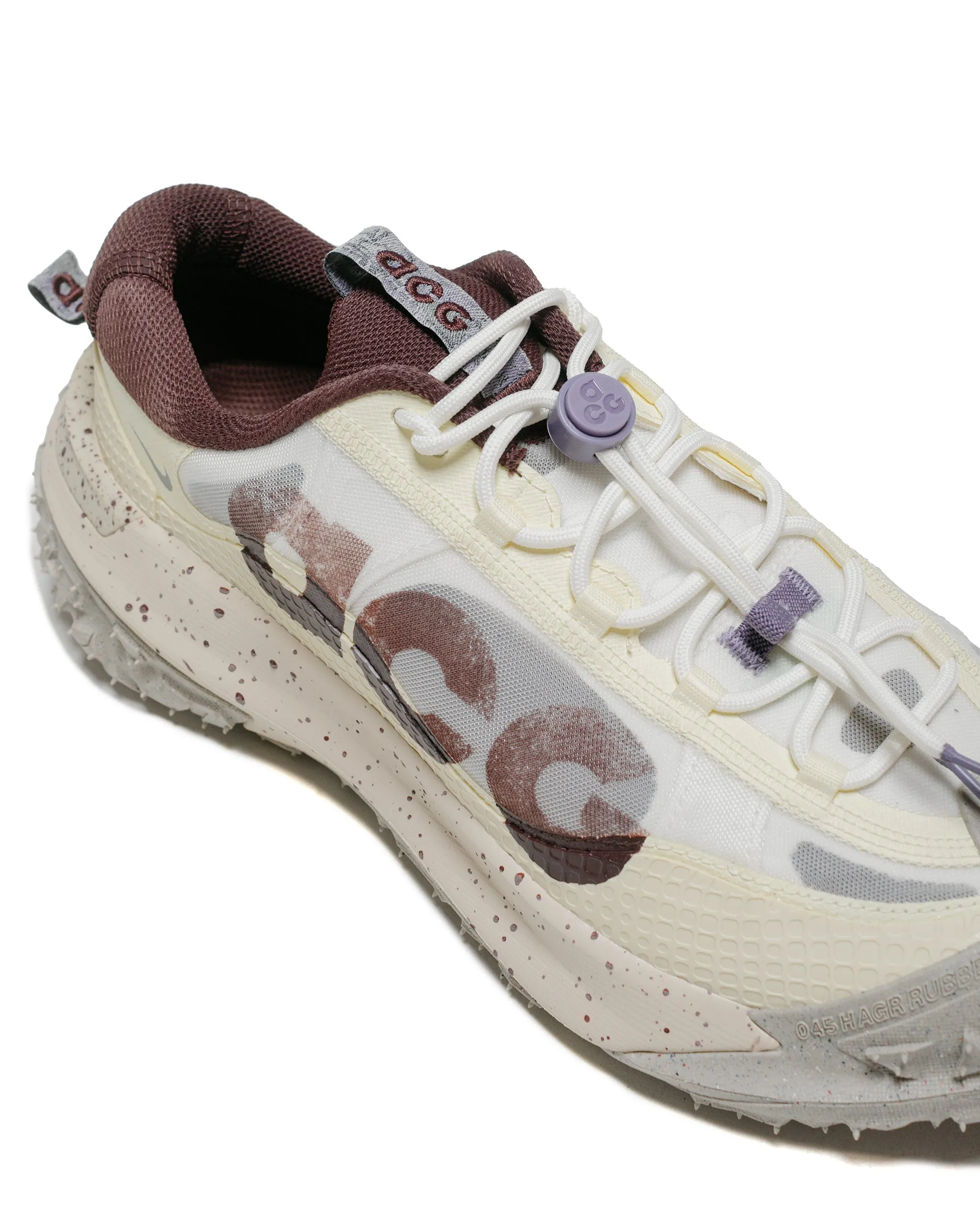 Nike ACG Mountain Fly 2 Low Sail/Earth-Sanddrift-Vapor Green sold by Lost & Found product image thumbnail 3