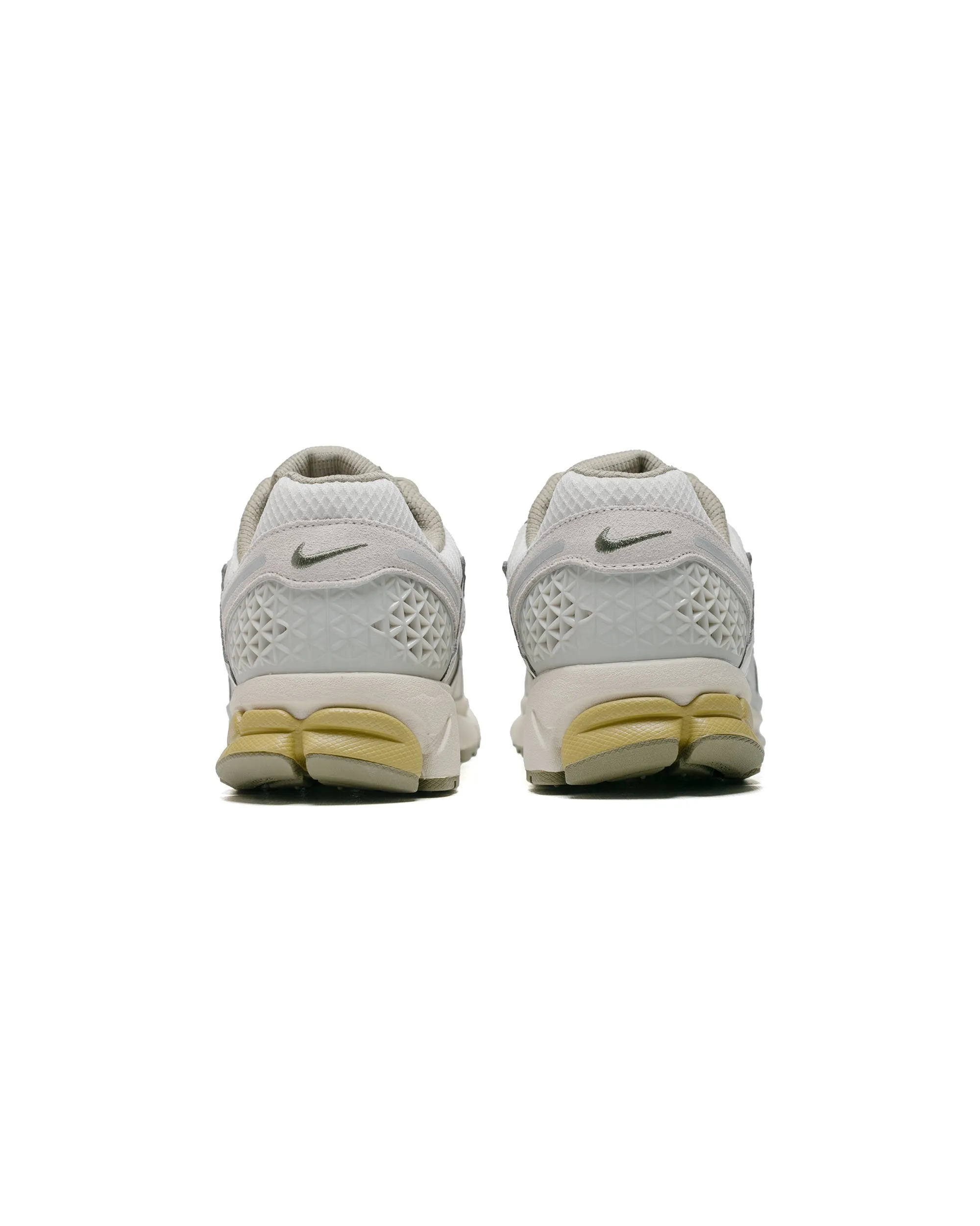 Nike Zoom Vomero 5 Light Bone/Phantom sold by Lost & Found product image thumbnail 4