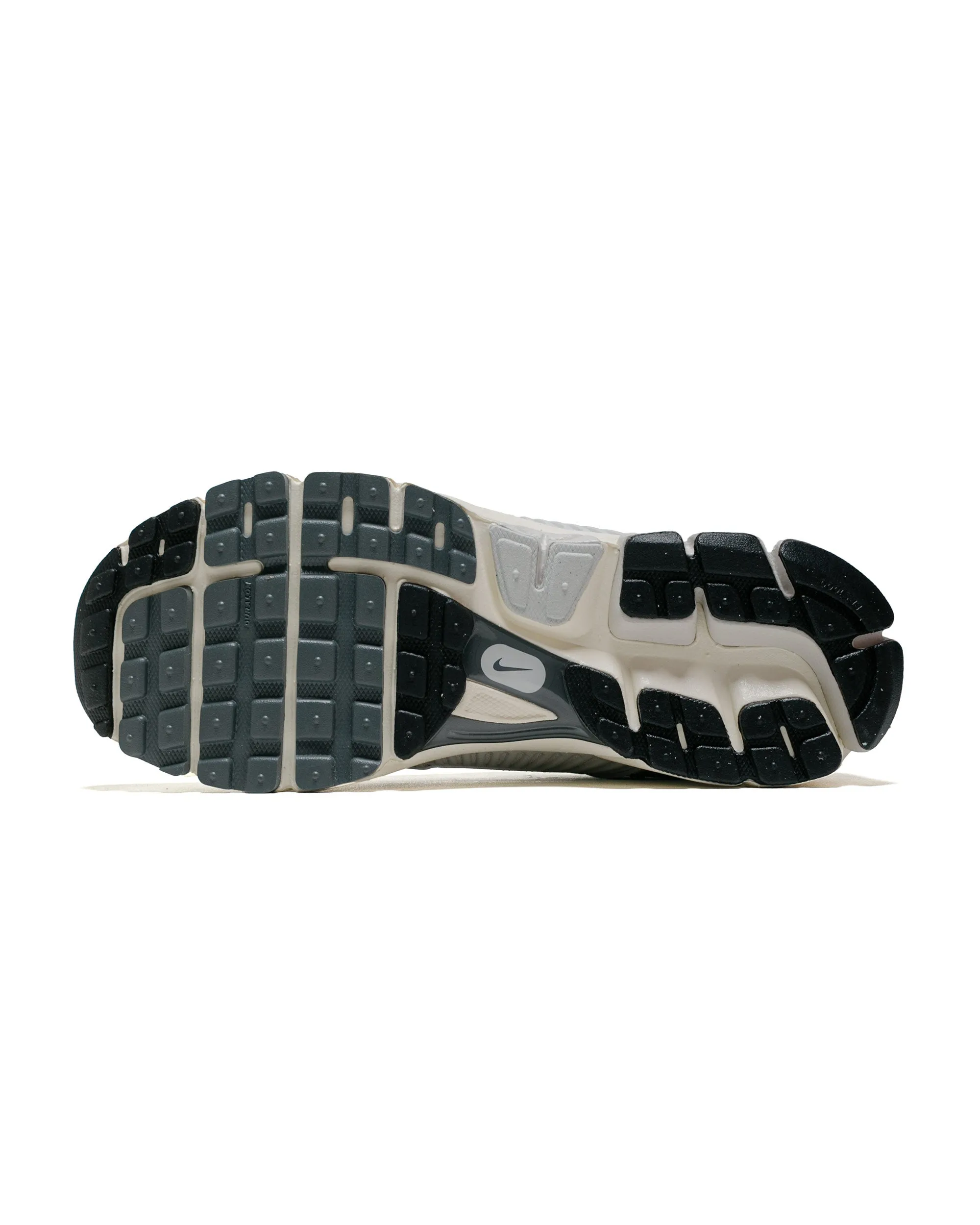 Nike Zoom Vomero 5 SE Platinum Tint/Iron Grey/Photon Dust sold by Lost & Found product image thumbnail 5