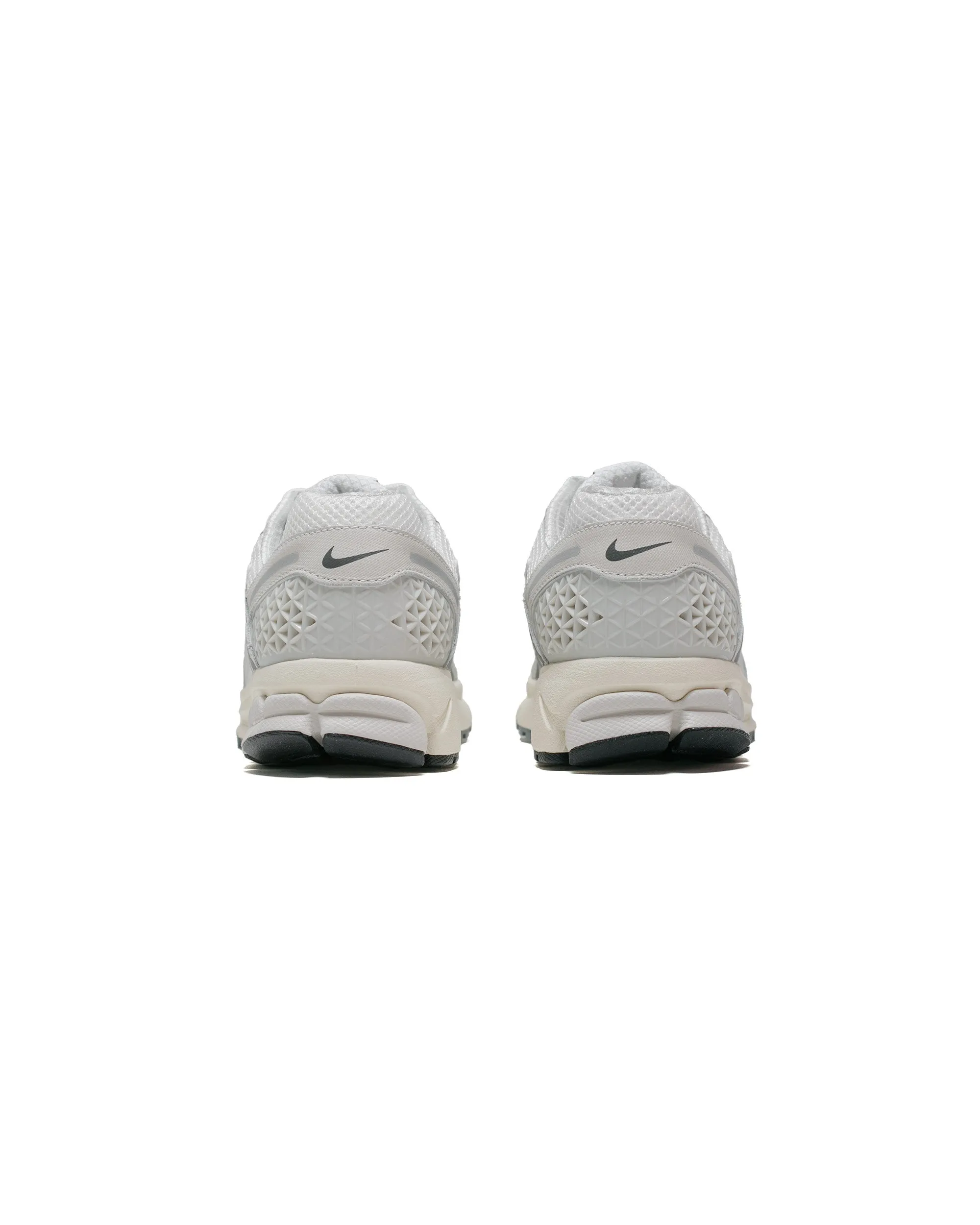 Nike Zoom Vomero 5 SE Platinum Tint/Iron Grey/Photon Dust sold by Lost & Found product image thumbnail 4