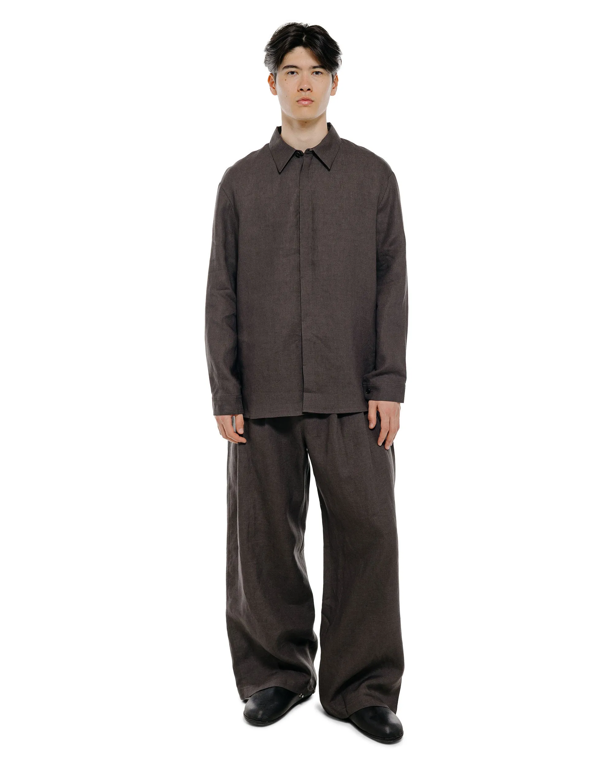 Amomento Linen Two Tuck Wide Pants Khaki Grey sold by Lost & Found product image thumbnail 5