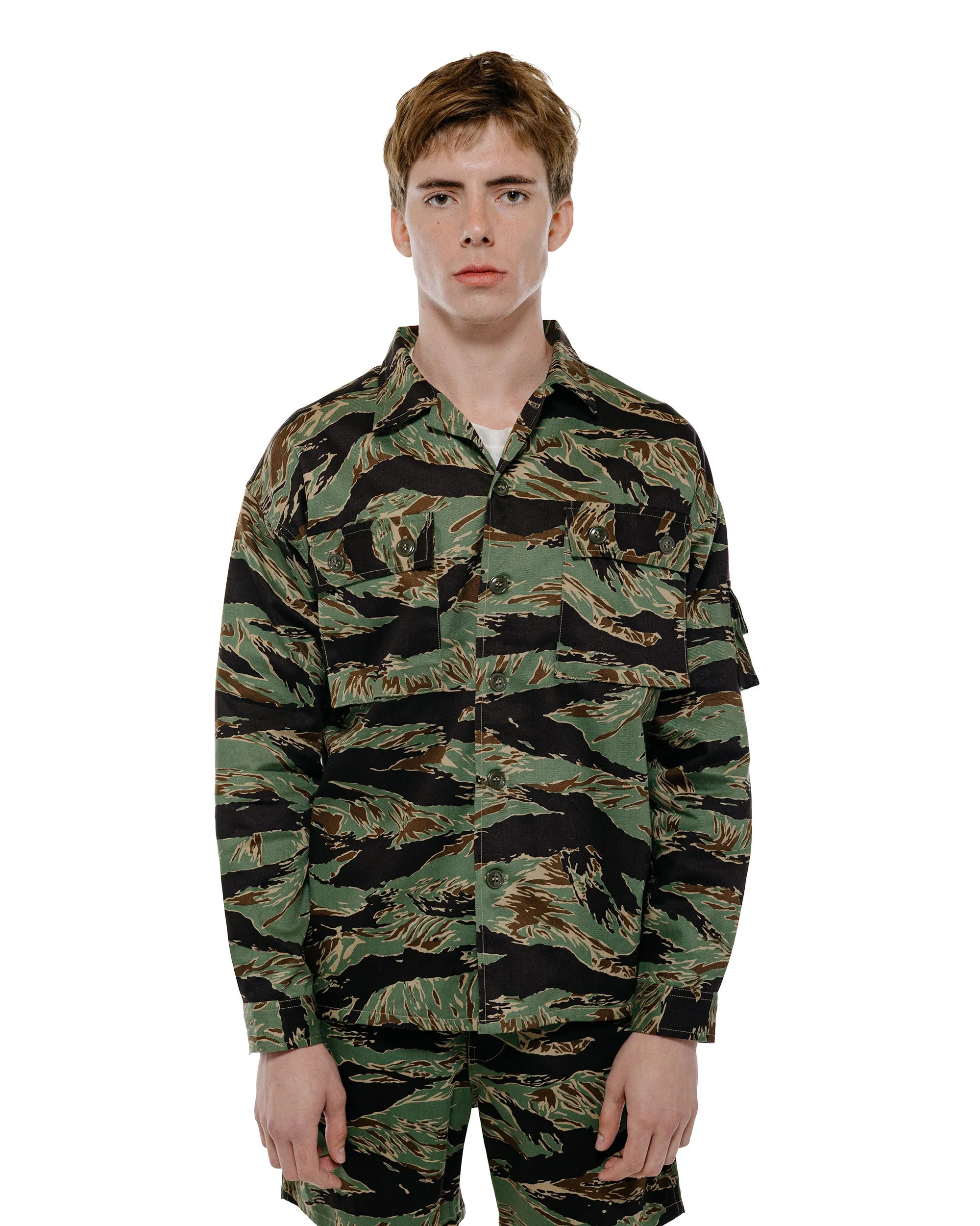 The Real McCoy's MJ26002 Tiger Camouflage Shirt / John Wayne Green sold by Lost & Found product image thumbnail 2